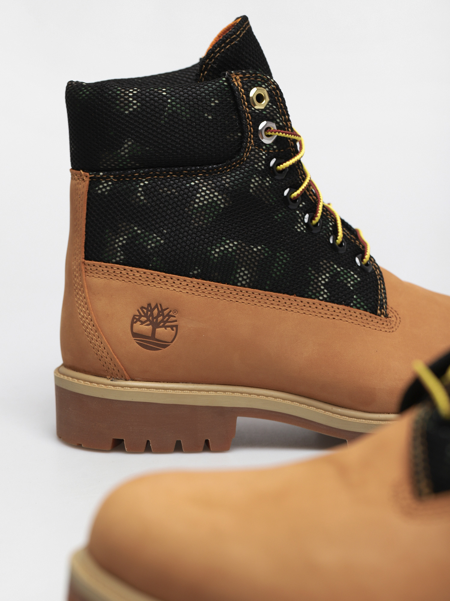 Timberland 6 Heritage WP Shoes (black nubuck camo)