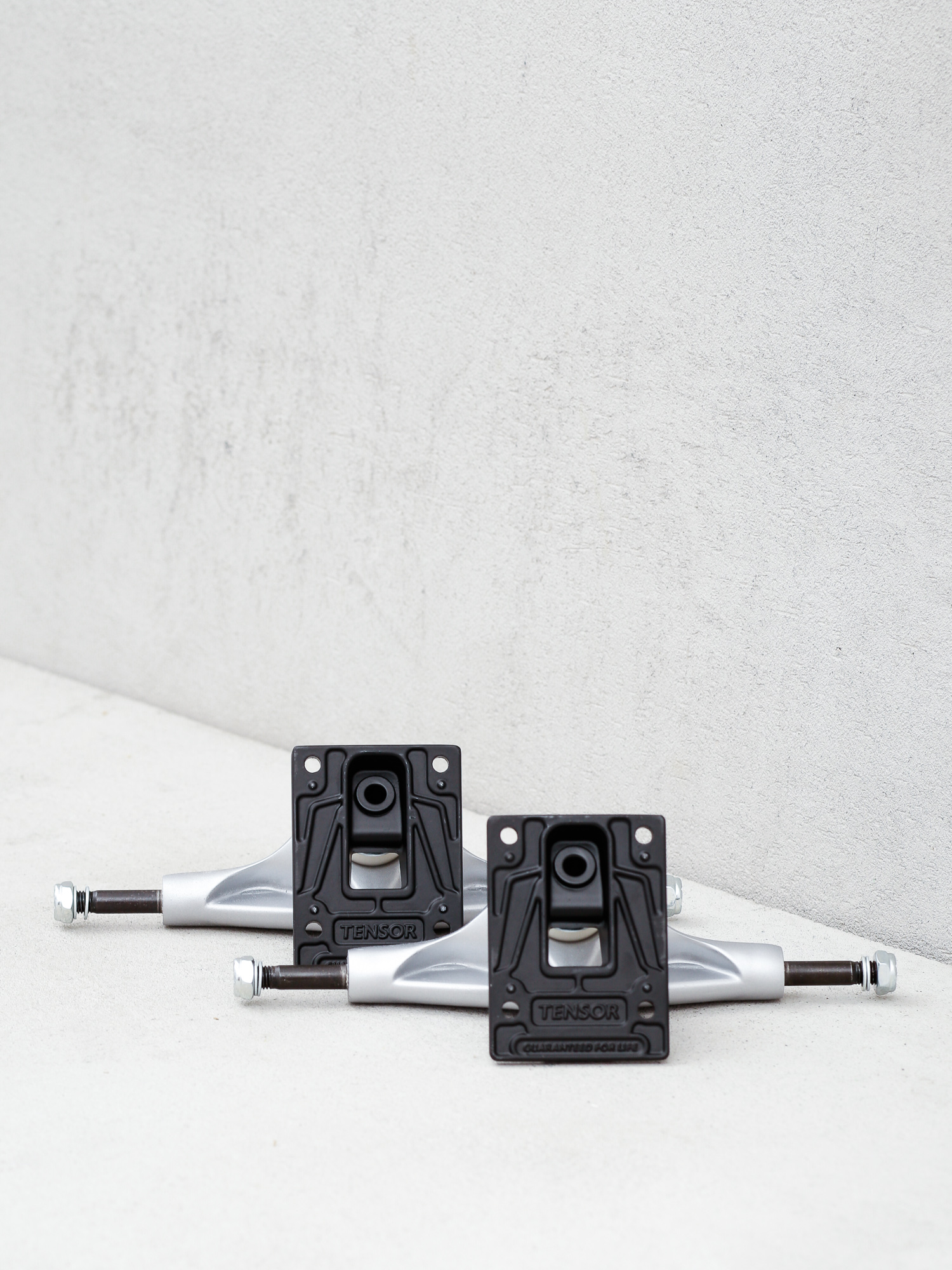 Tensor Mag Light Reflect Trucks (silver/black)