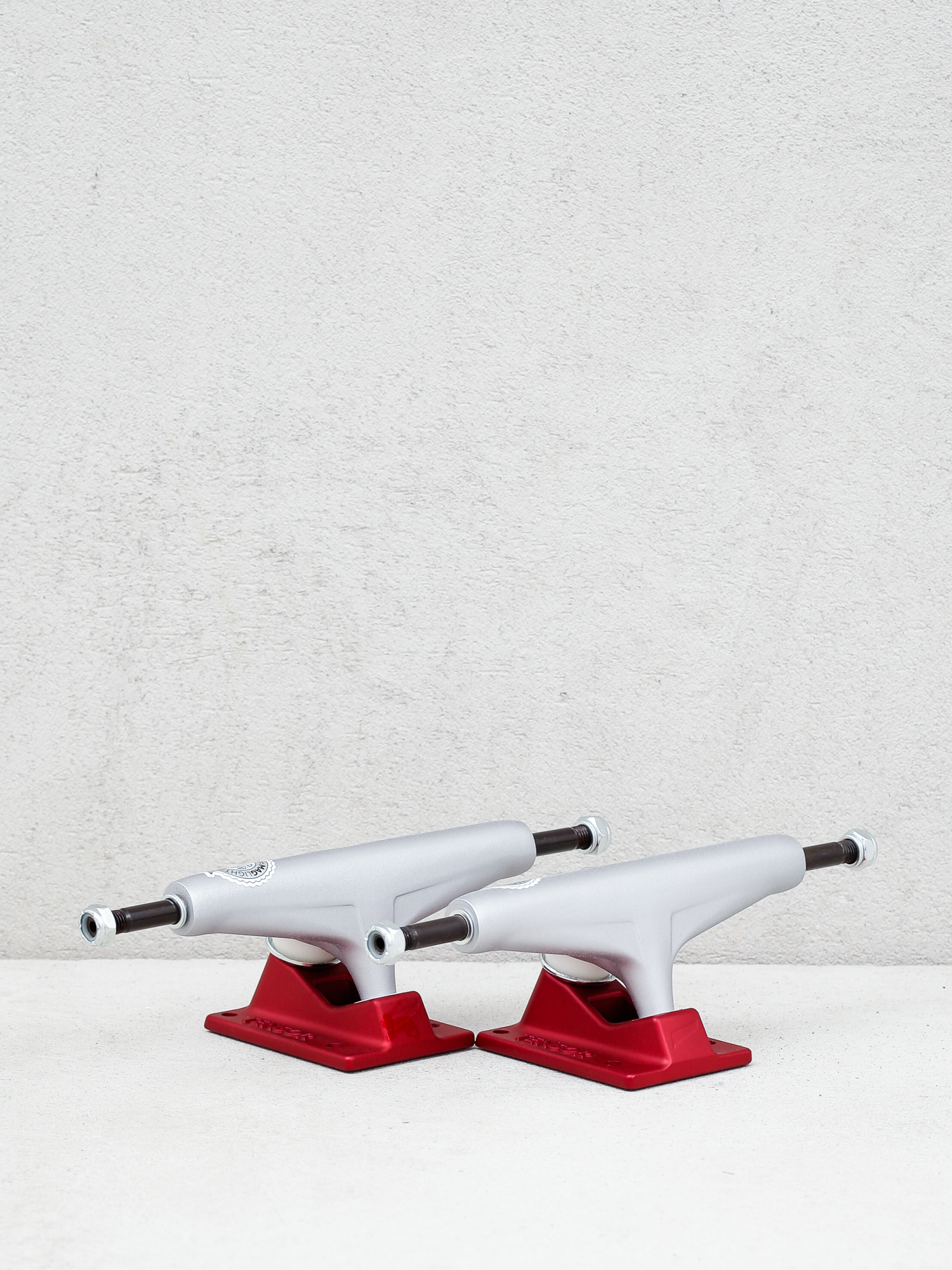 Tensor Mag Light Reflect Trucks (silver/red)