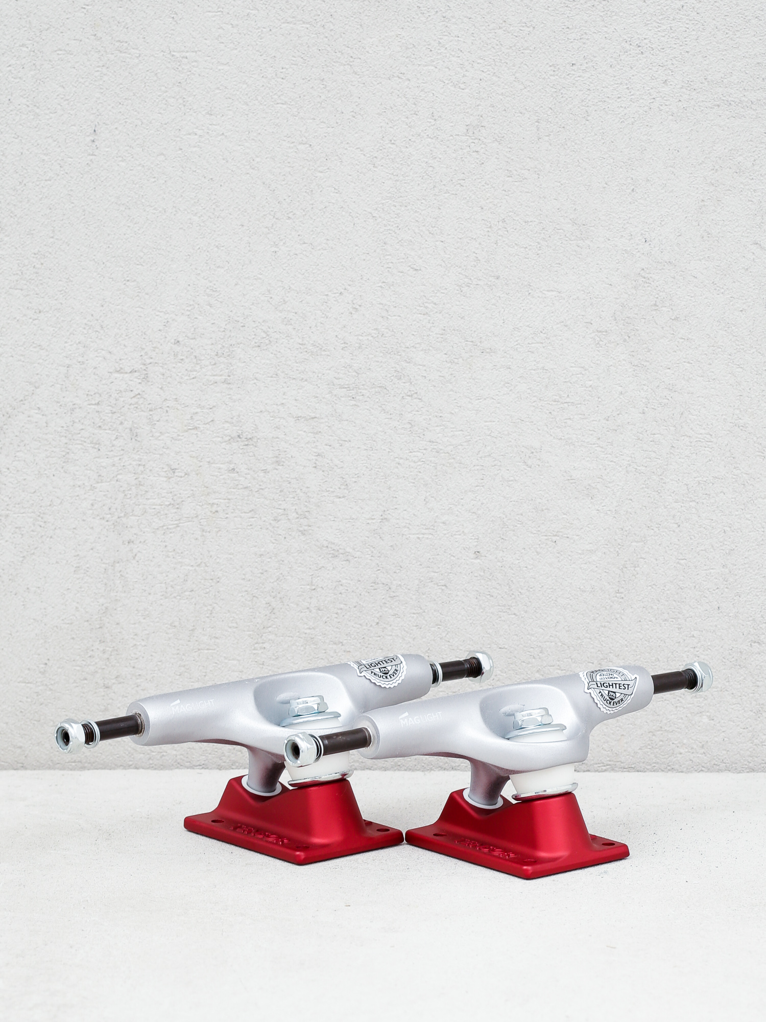 Tensor Mag Light Reflect Trucks (silver/red)