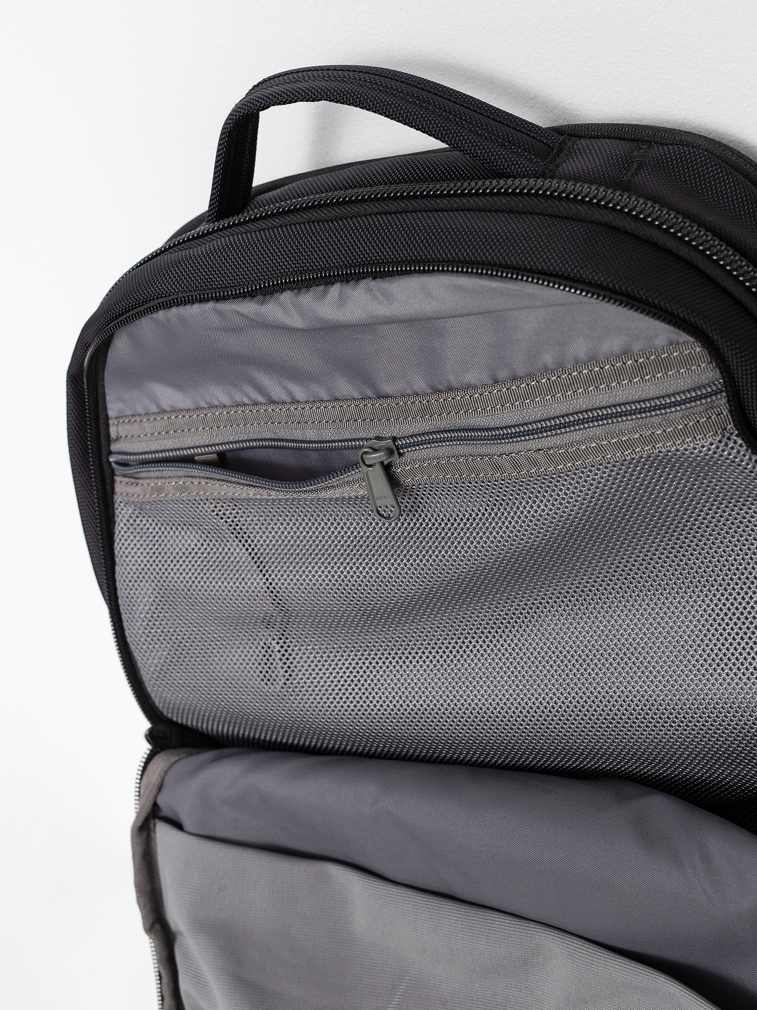 Burton Multipath 25L Backpack (true black ballistic)