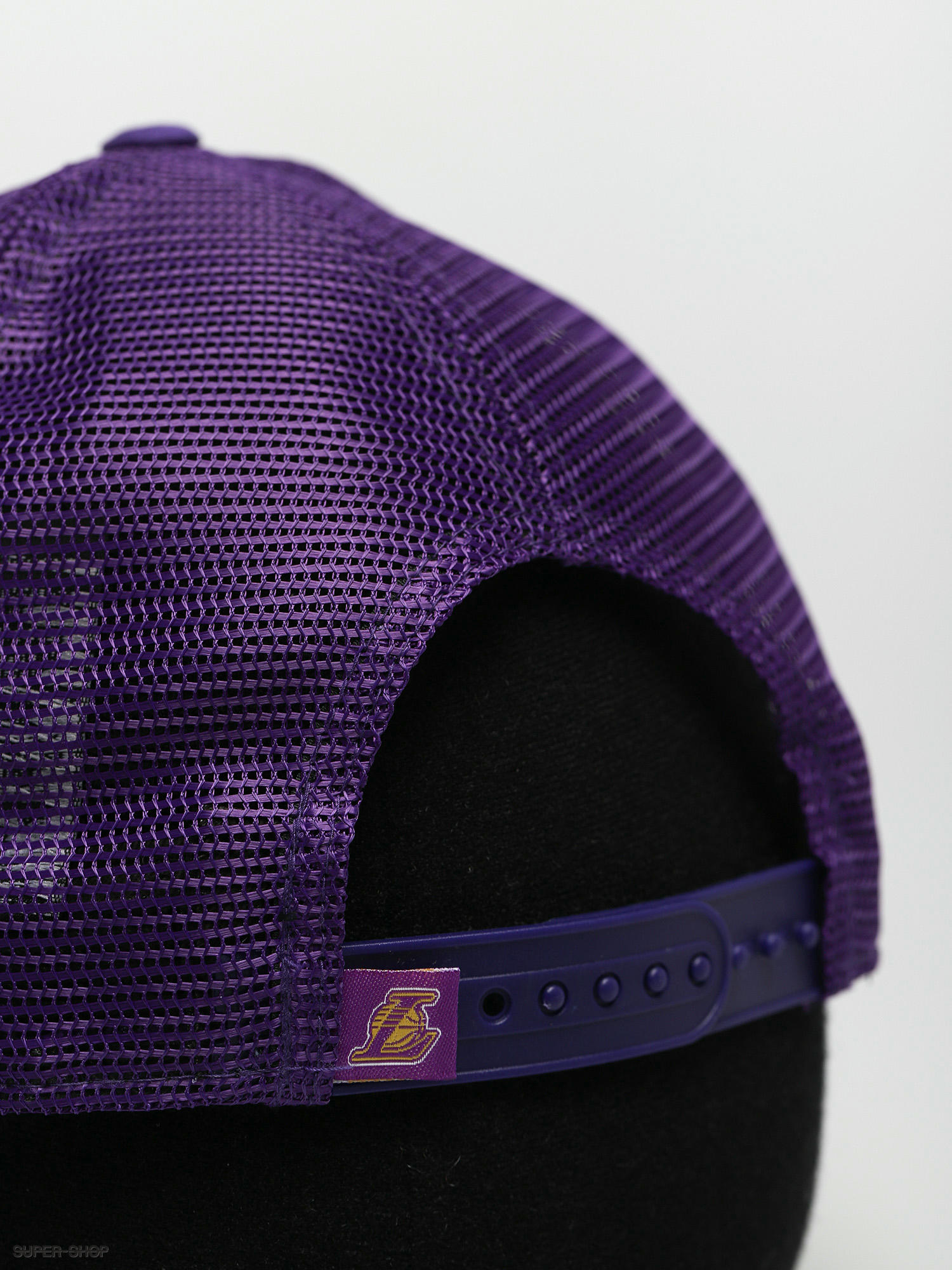 New Era Team Arch Trucker Los Angeles Lakers Cap (purple)