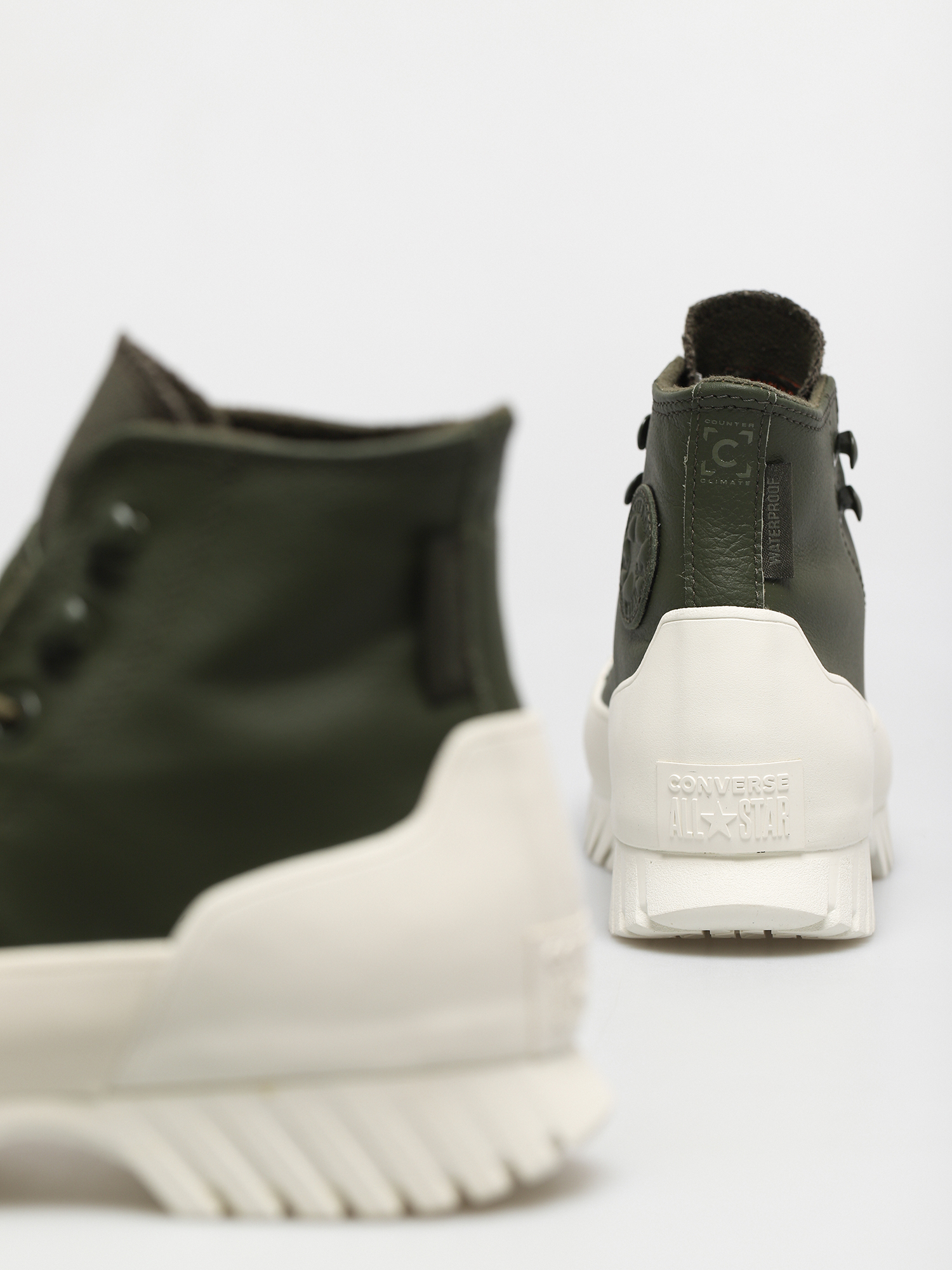 olive lugged converse