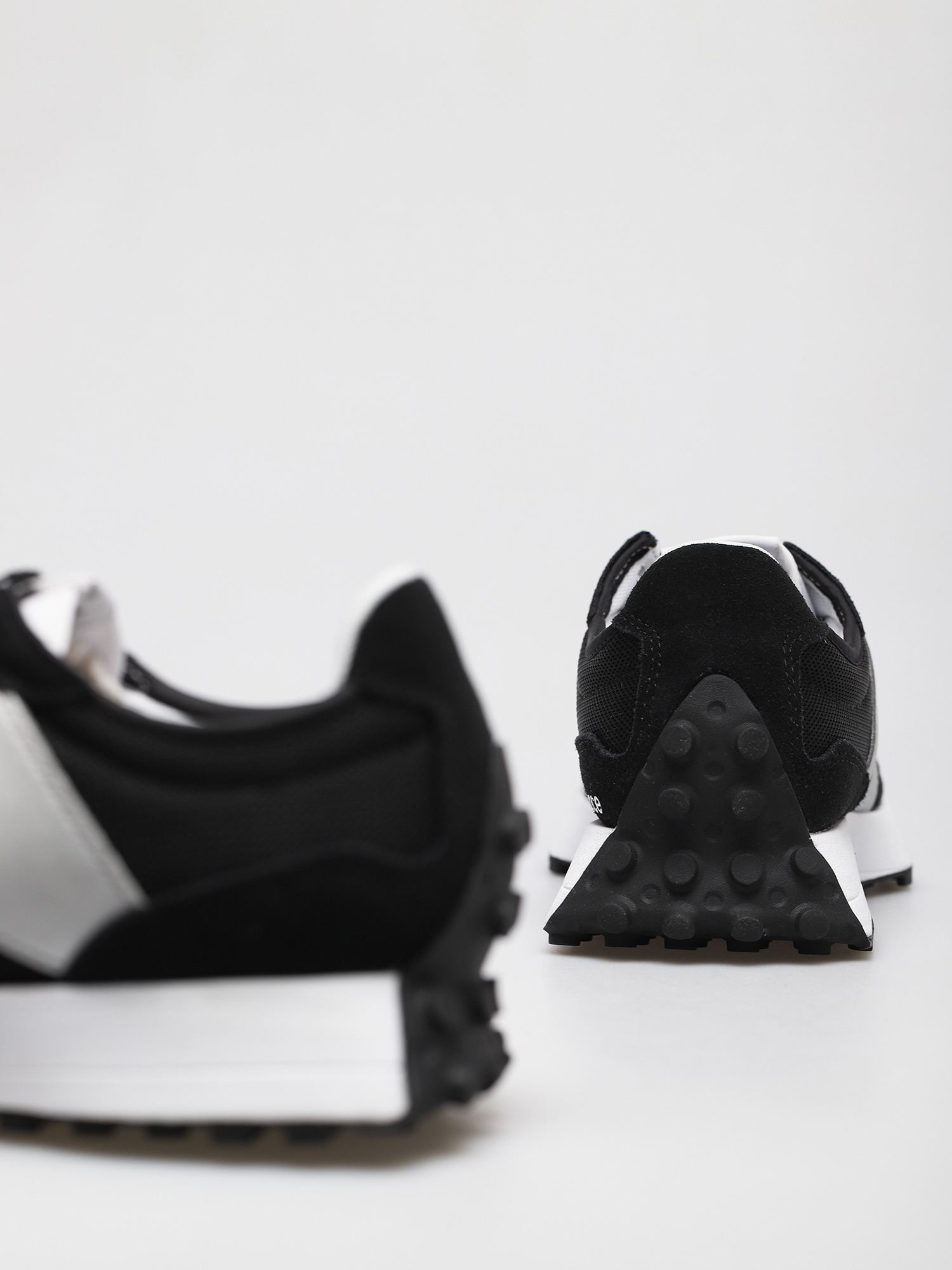 New Balance 327 Shoes (black)