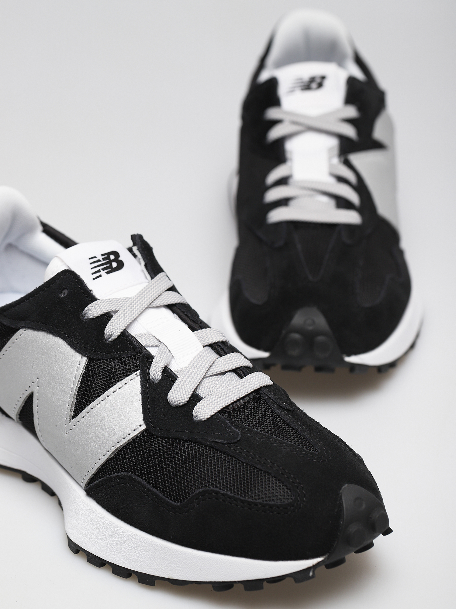 New Balance 327 Shoes (black)