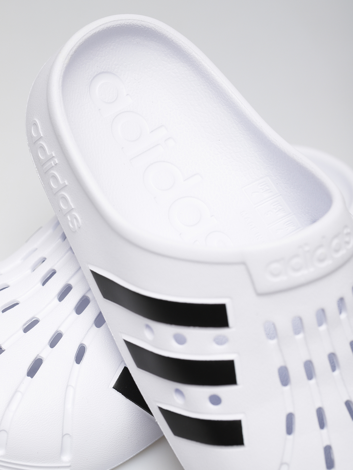 adidas Originals Adilette Clog Flip-flops (ftwwht/cblack/ftwwht)