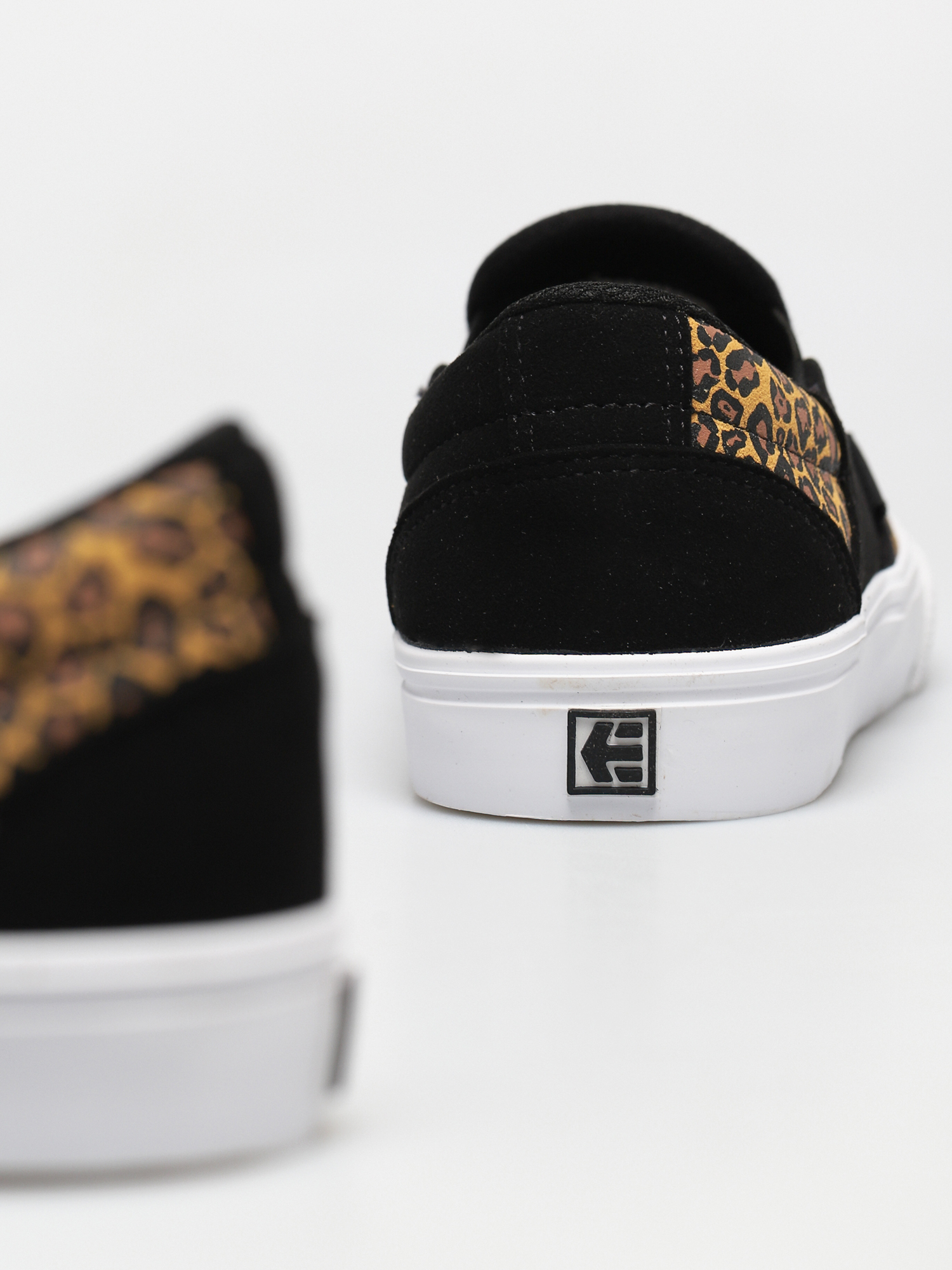 etnies half cab