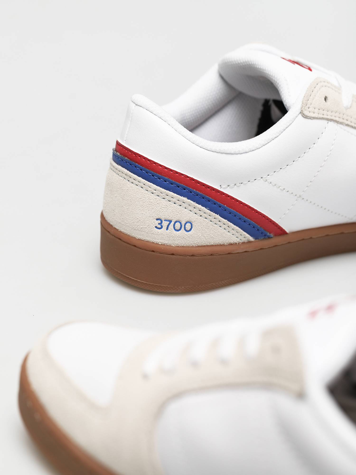 eS Eos Shoes (white/gum)