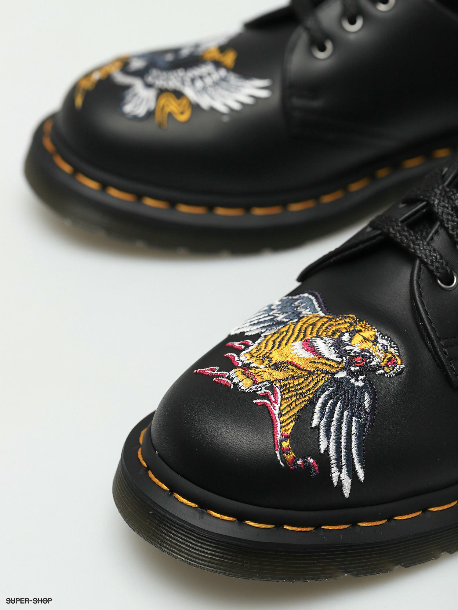 dr martens 1461 patch