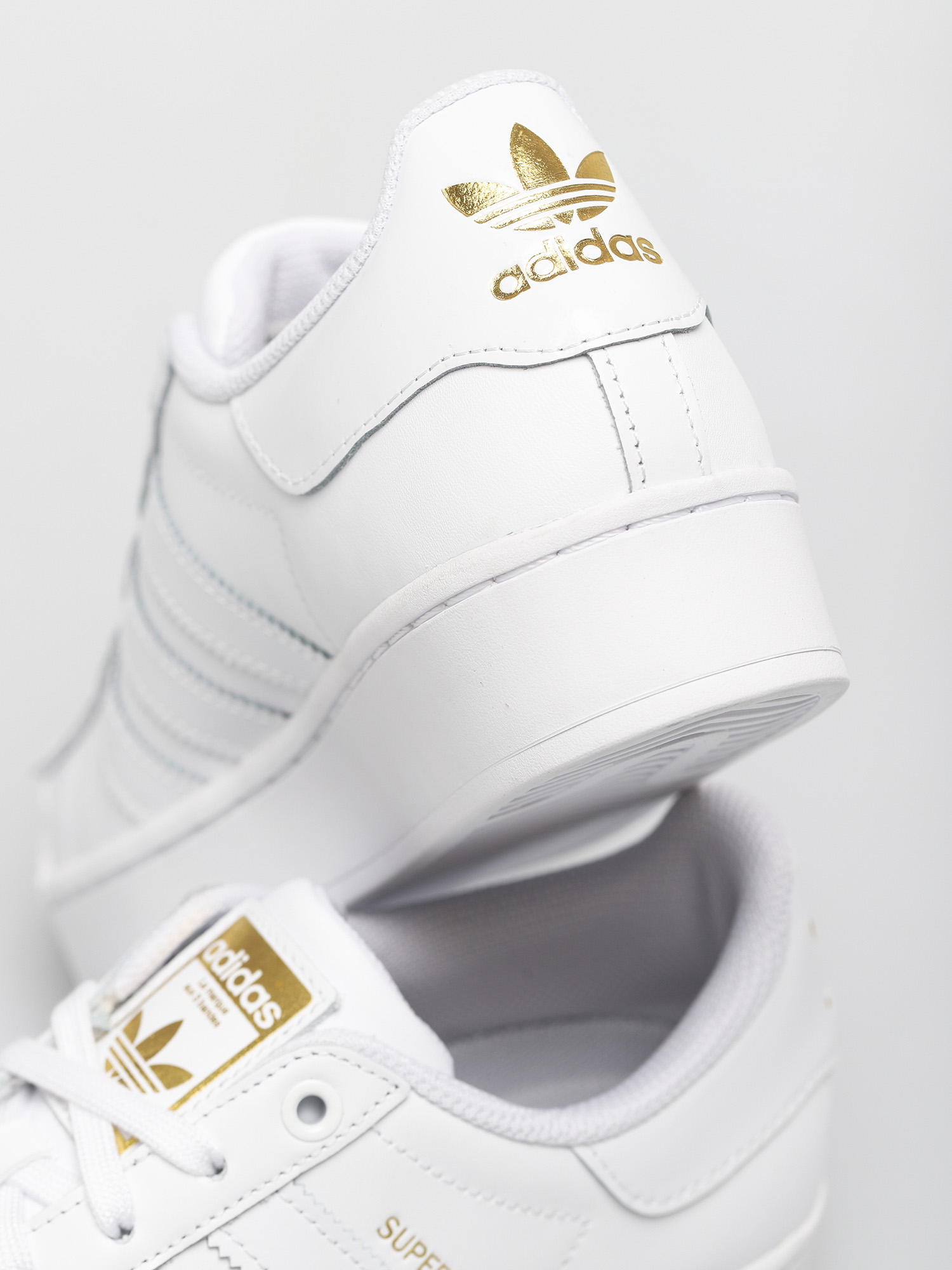 adidas Originals Superstar Bold Shoes Wmn (ftwwht/ftwwht/goldmt)