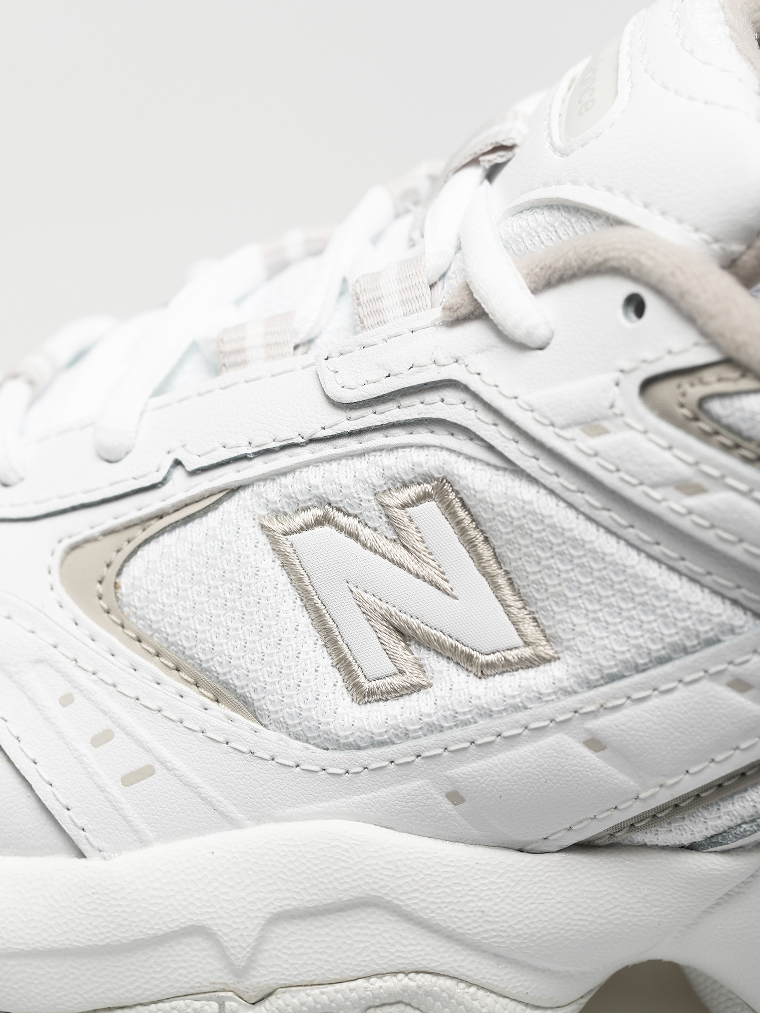 new balance 452 cream