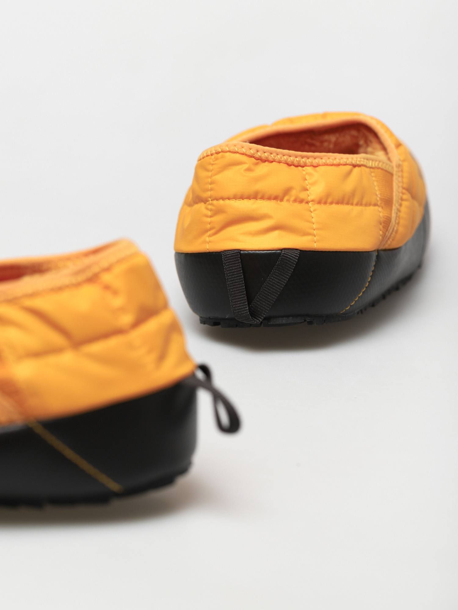 The North Face Thermoball Traction Mule V Shoes (summit gold/tnf black)