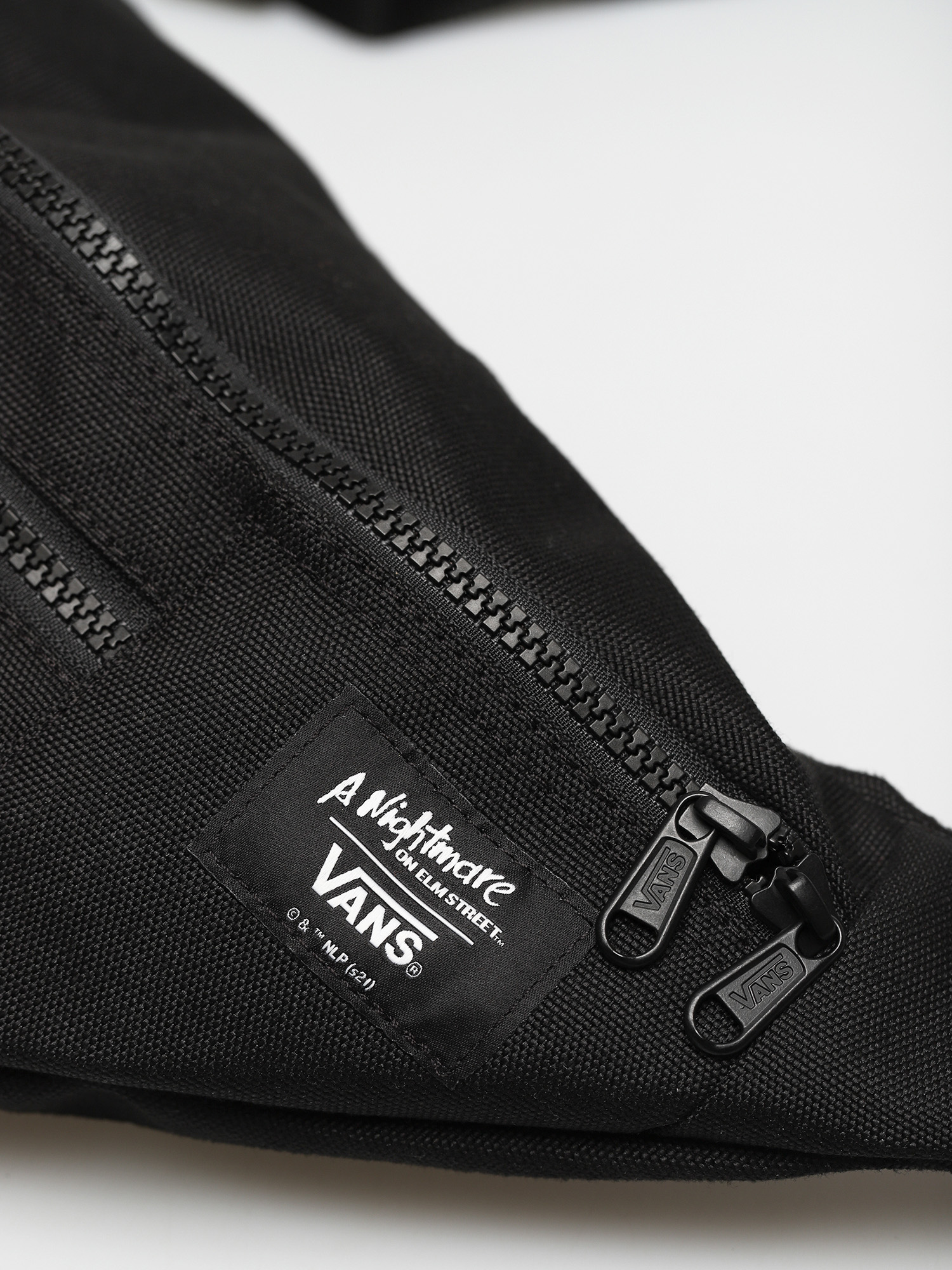 Vans Ward Cross Body Bum bag (nightmare on elm street)