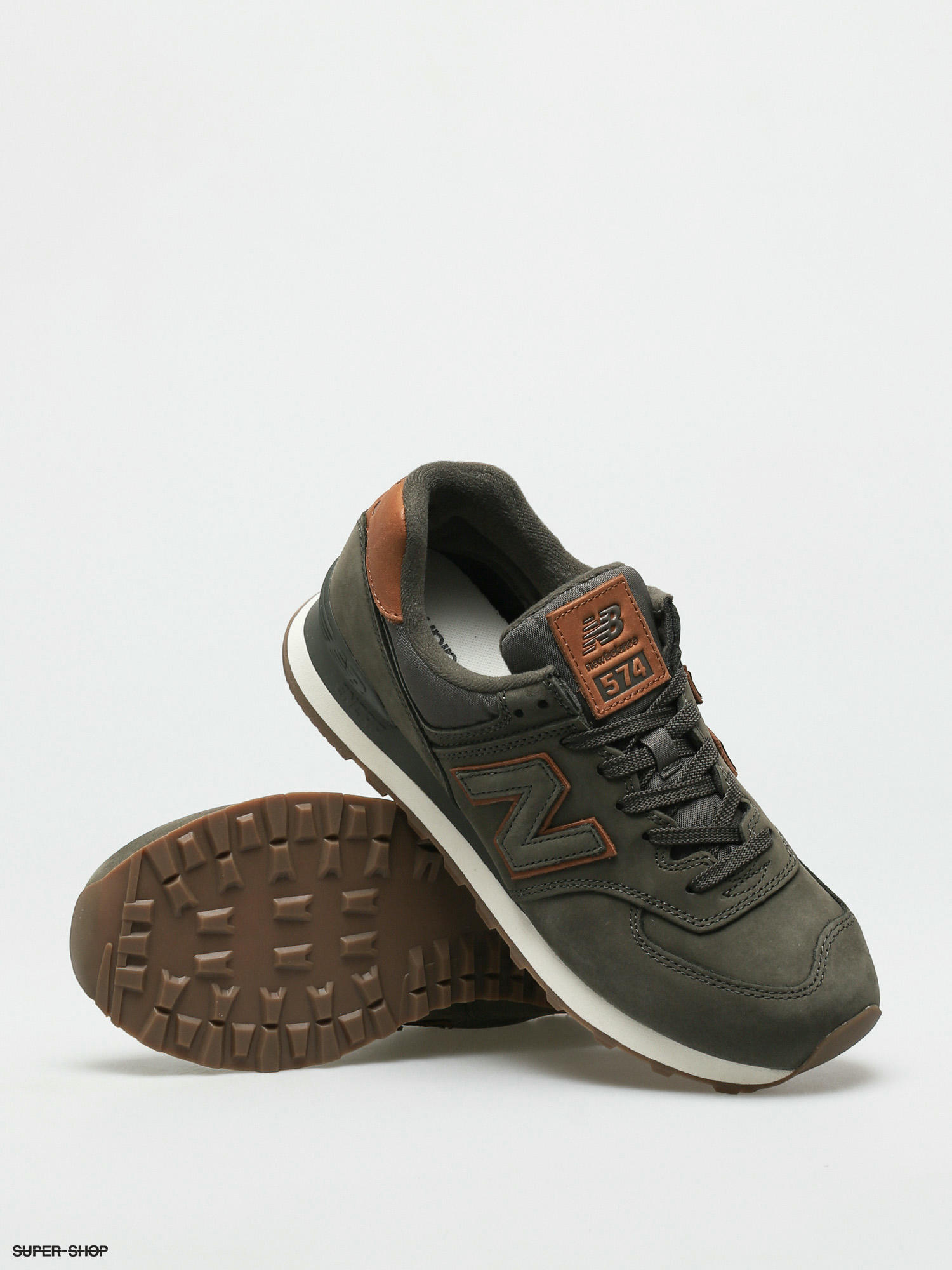 new balance 574 trainers in green