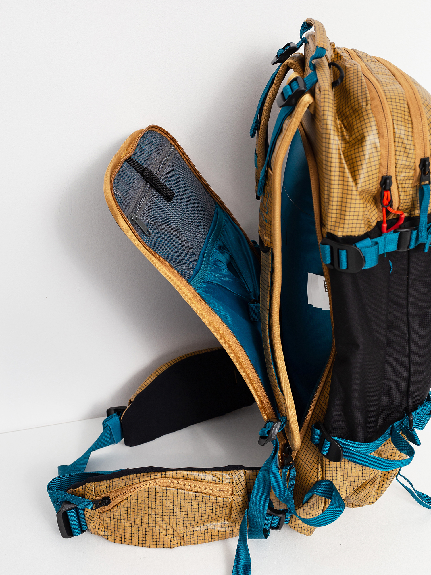 Burton AK Dispatcher 25L Backpack golden (wood thrush)