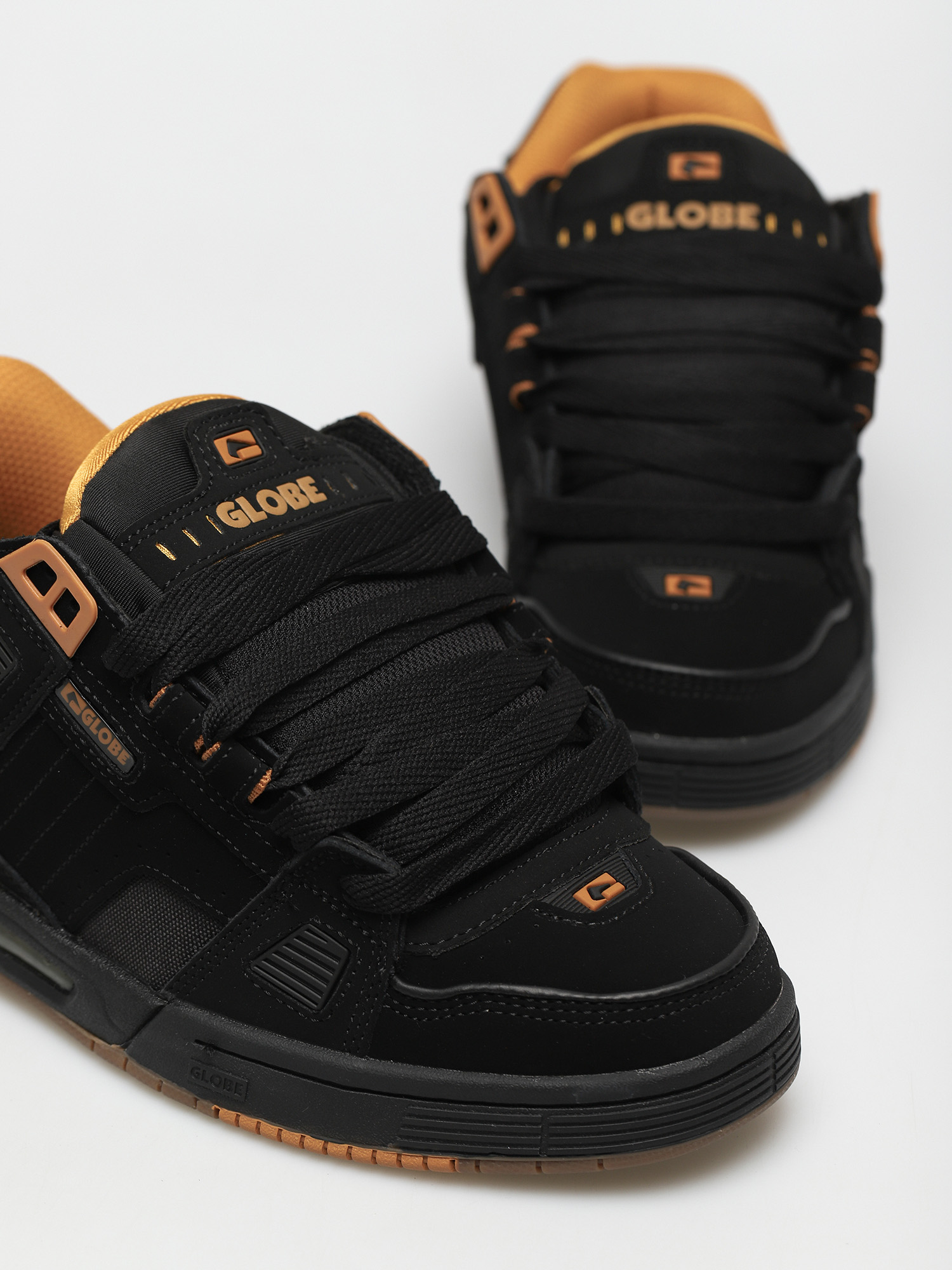 Globe Sabre Shoes (black/toffee)