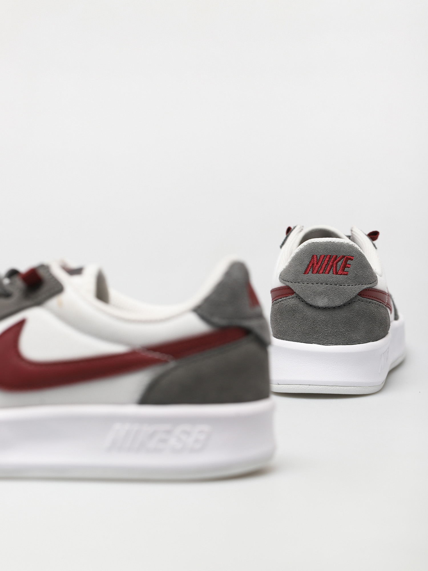 Nike SB Adversary Premium Shoes (iron grey/team red summit white white)