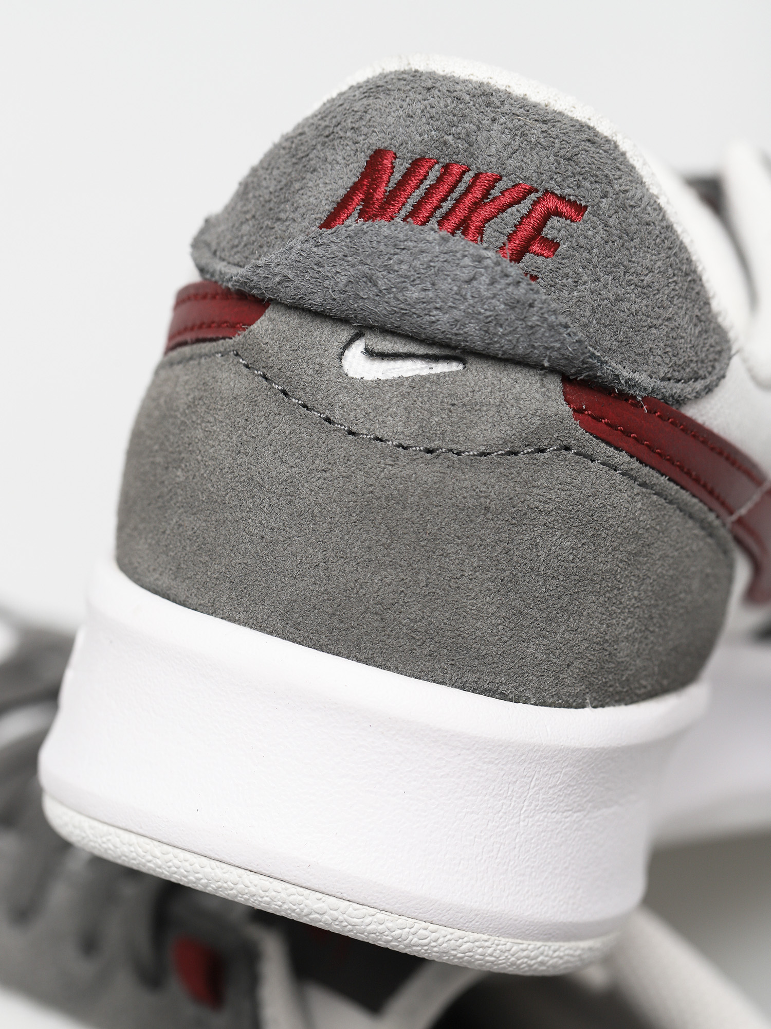 Nike SB Adversary Premium Shoes (iron grey/team red summit white white)