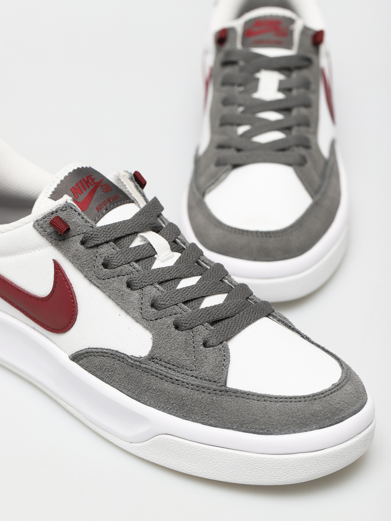 Nike SB Adversary Premium Shoes (iron grey/team red summit white white)