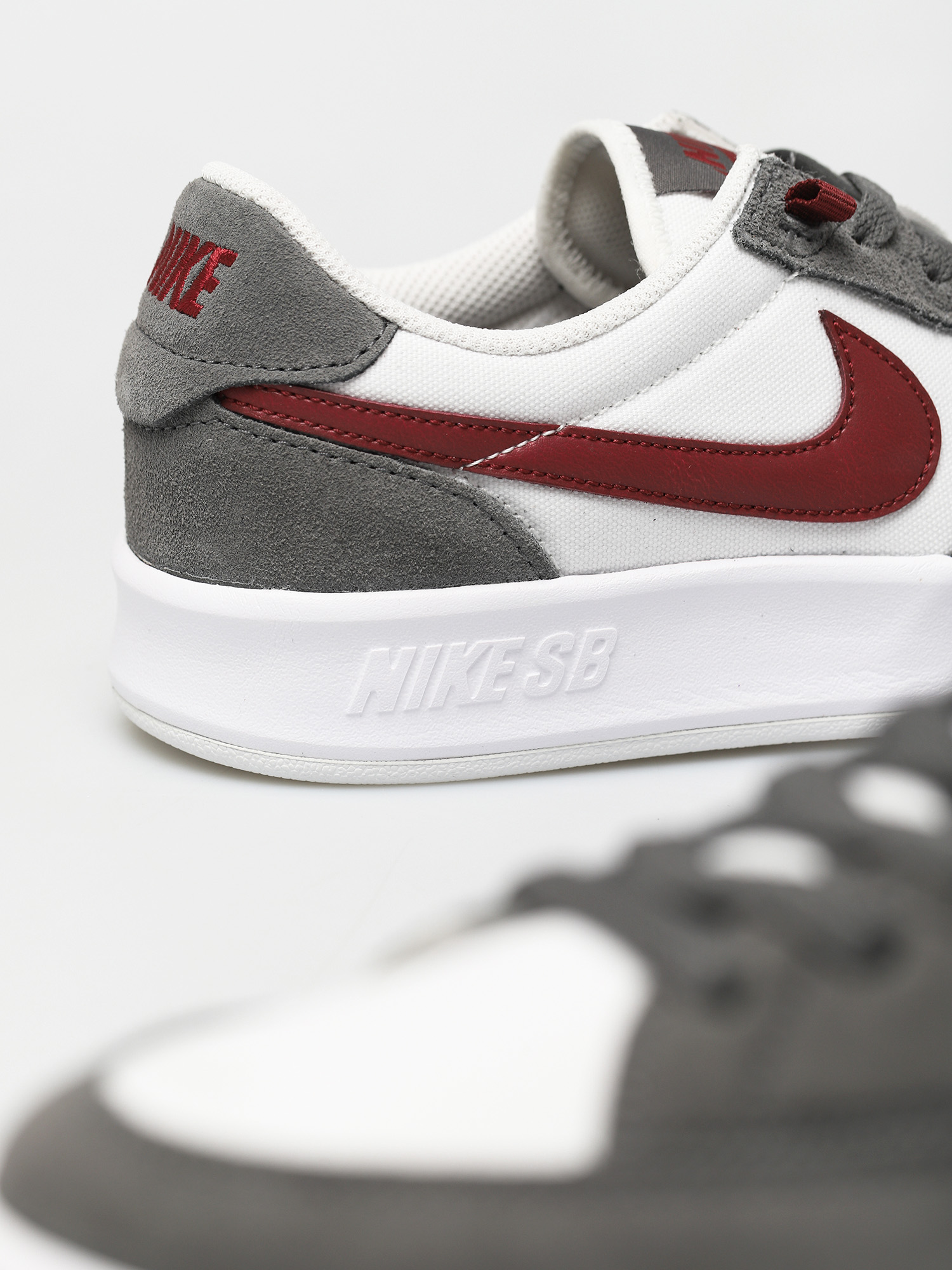 Nike SB Adversary Premium Shoes (iron grey/team red summit white white)