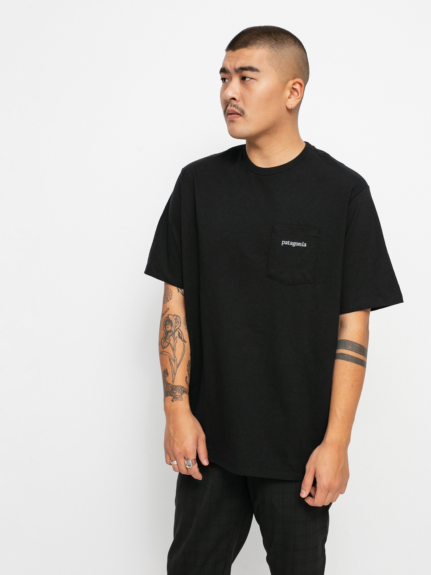Patagonia Line Logo Ridge Pocket Responsibili T-shirt (black)