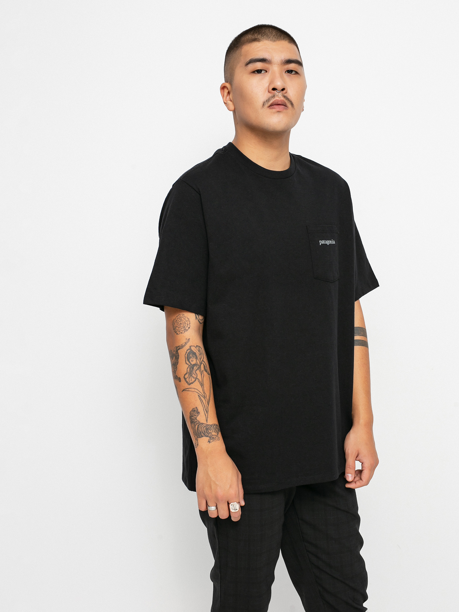Patagonia Line Logo Ridge Pocket Responsibili T-shirt (black)