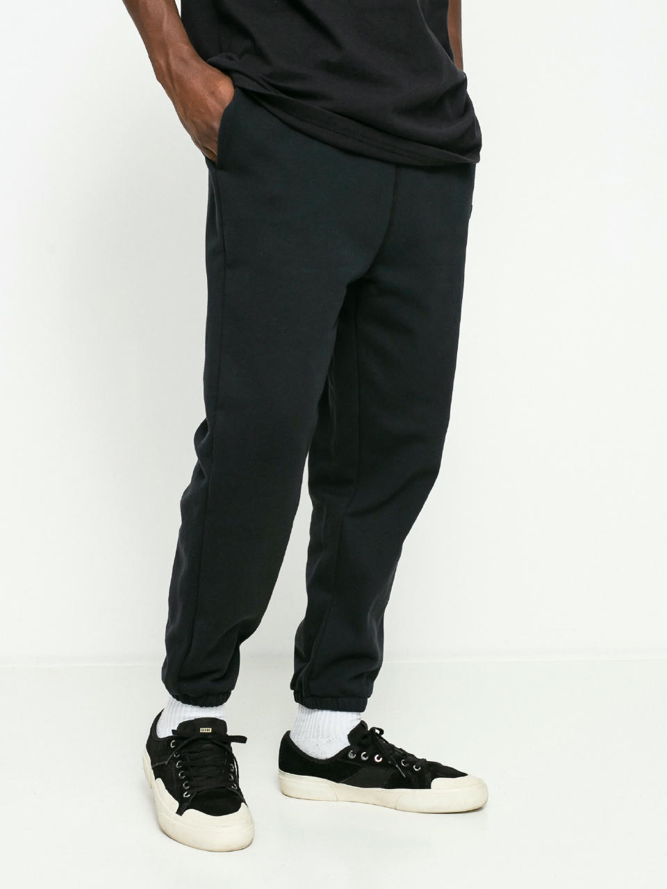 VA ESSENTIAL JOGGER SWEATPANTS