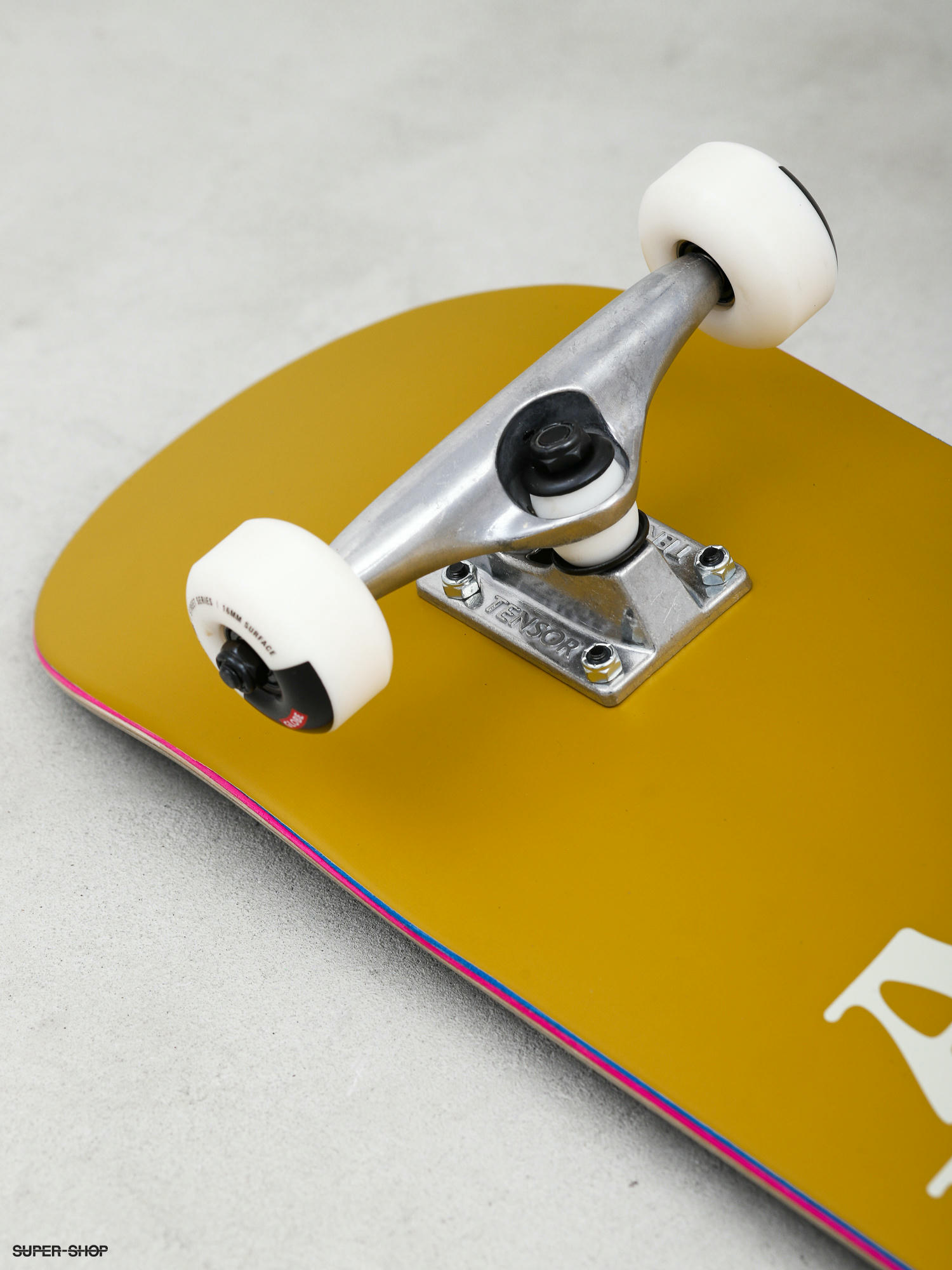 skateboard that acts like a snowboard