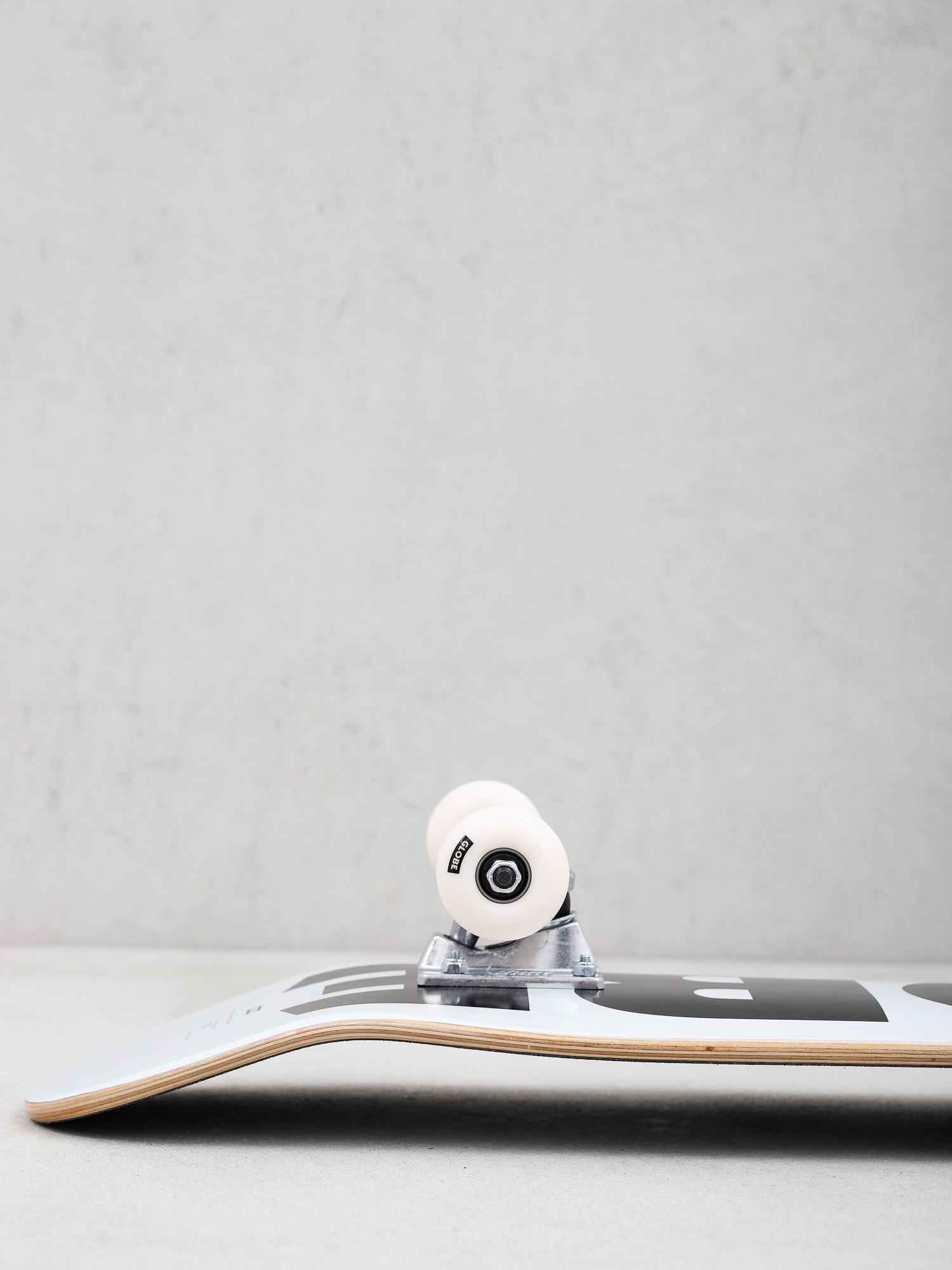 Globe G0 Fubar Skateboard (white/black)