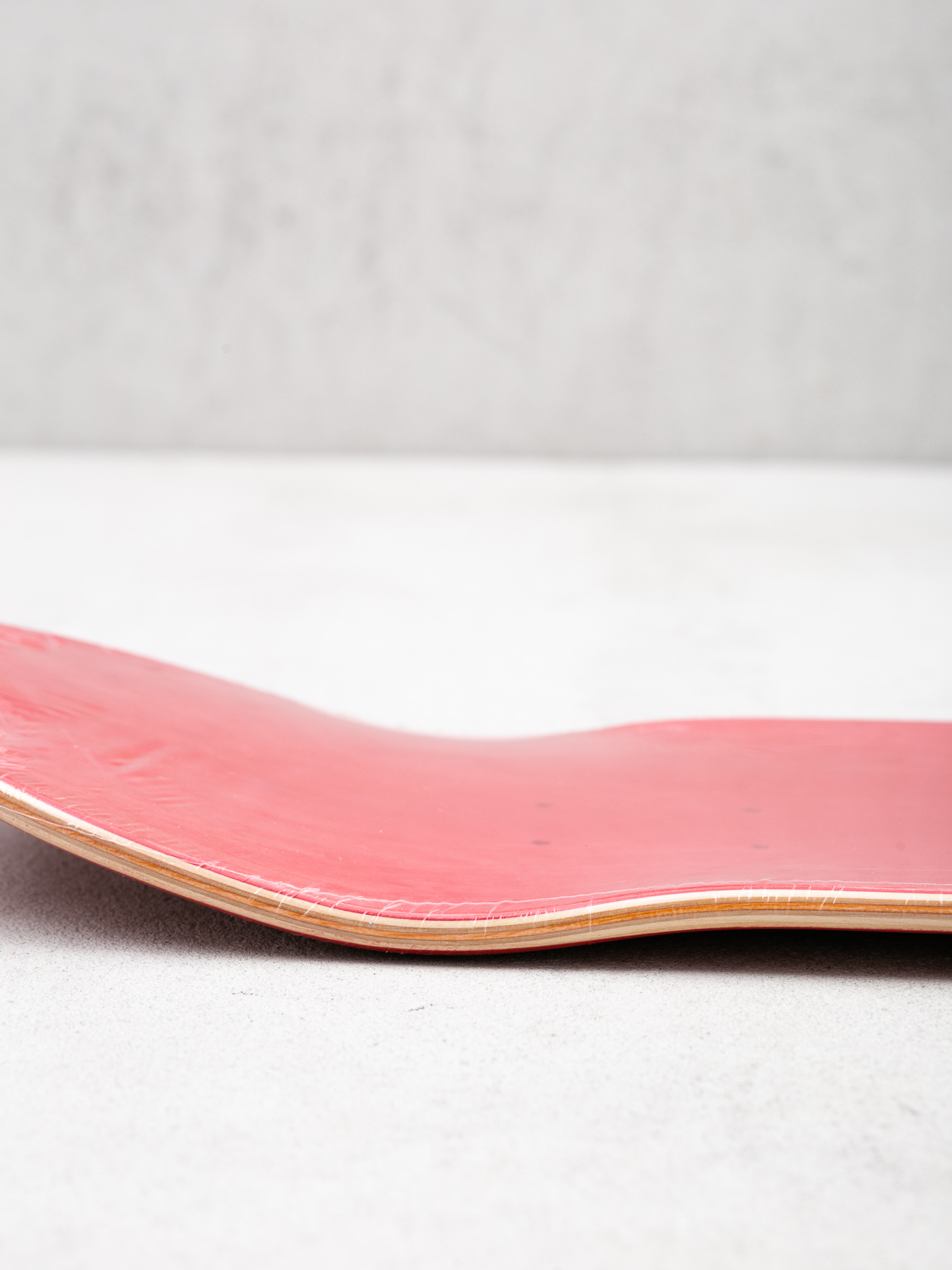 Sour Solution Nisse Over It Deck (red)