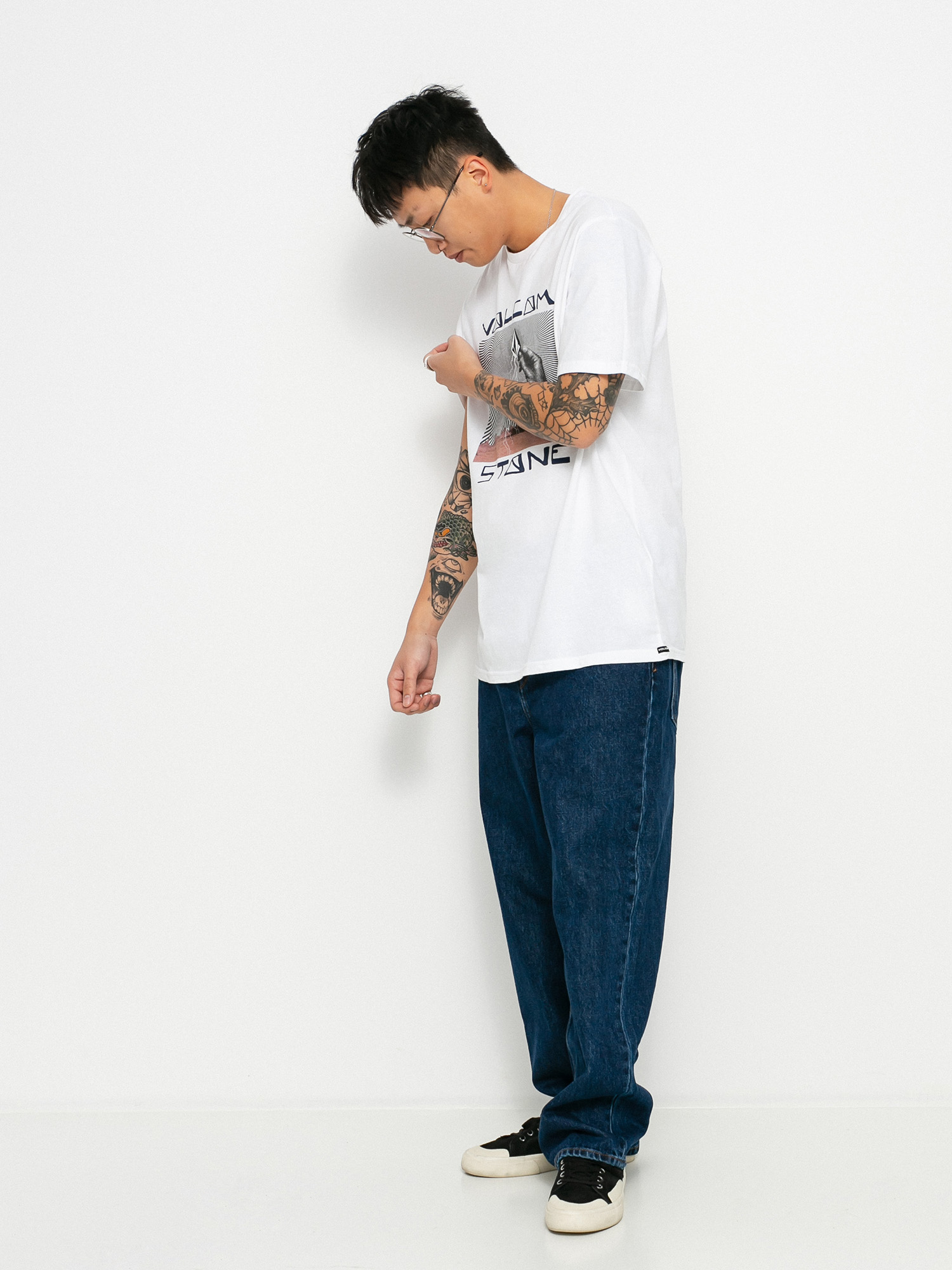 volcom classic fit