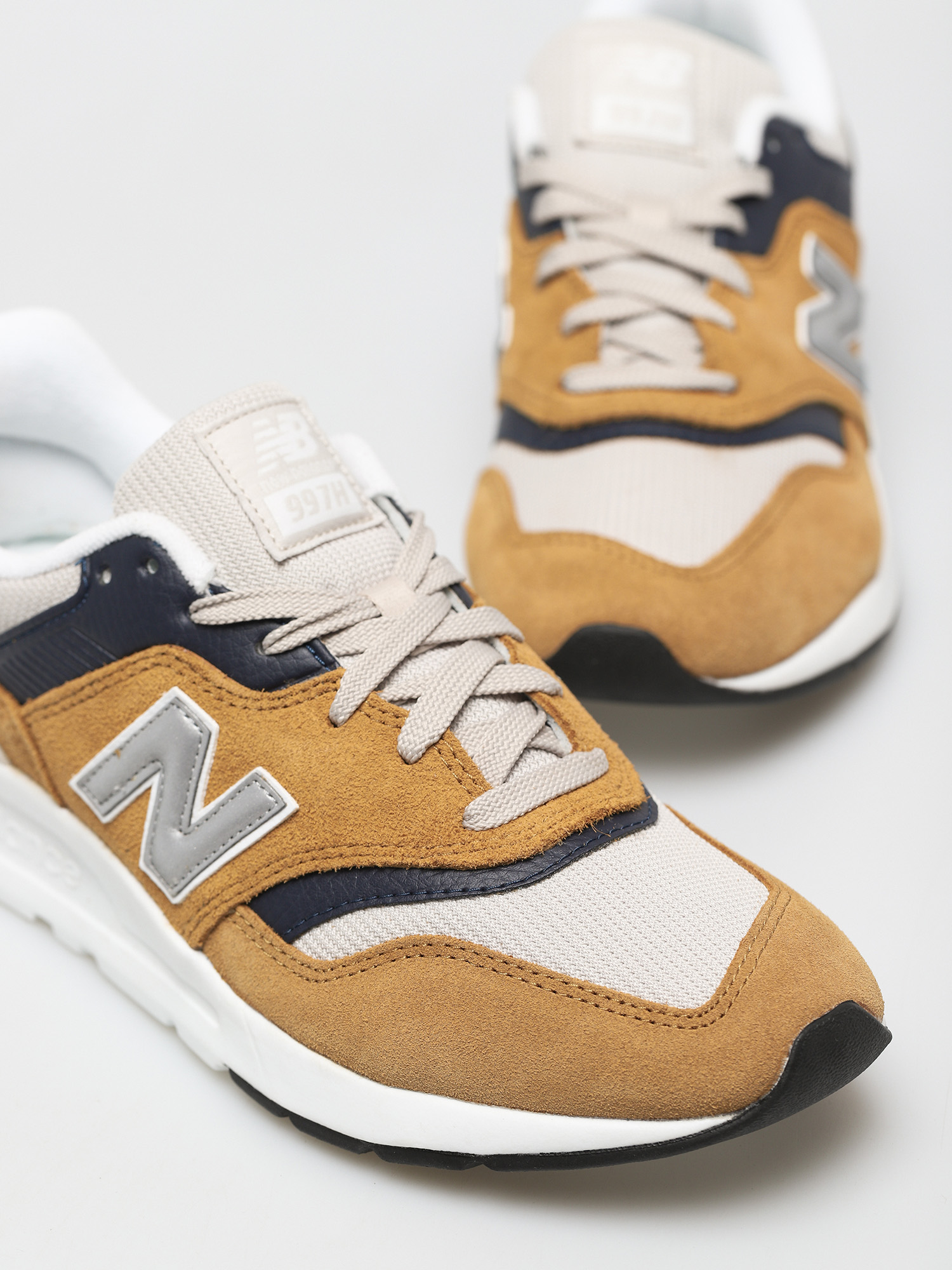 new balance 997 brown