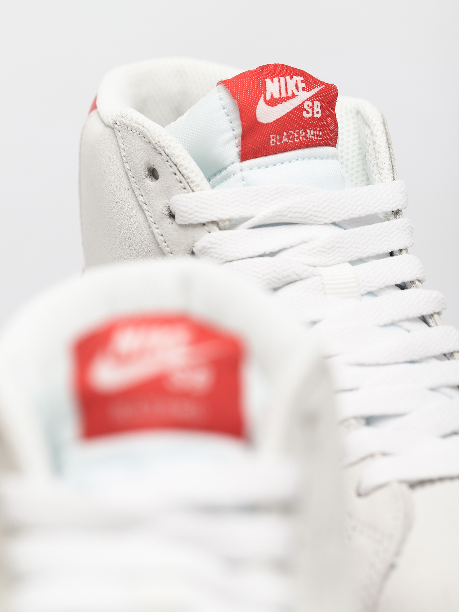 Nike SB Zoom Blazer Mid Shoes (summit white/lobster summit white white)