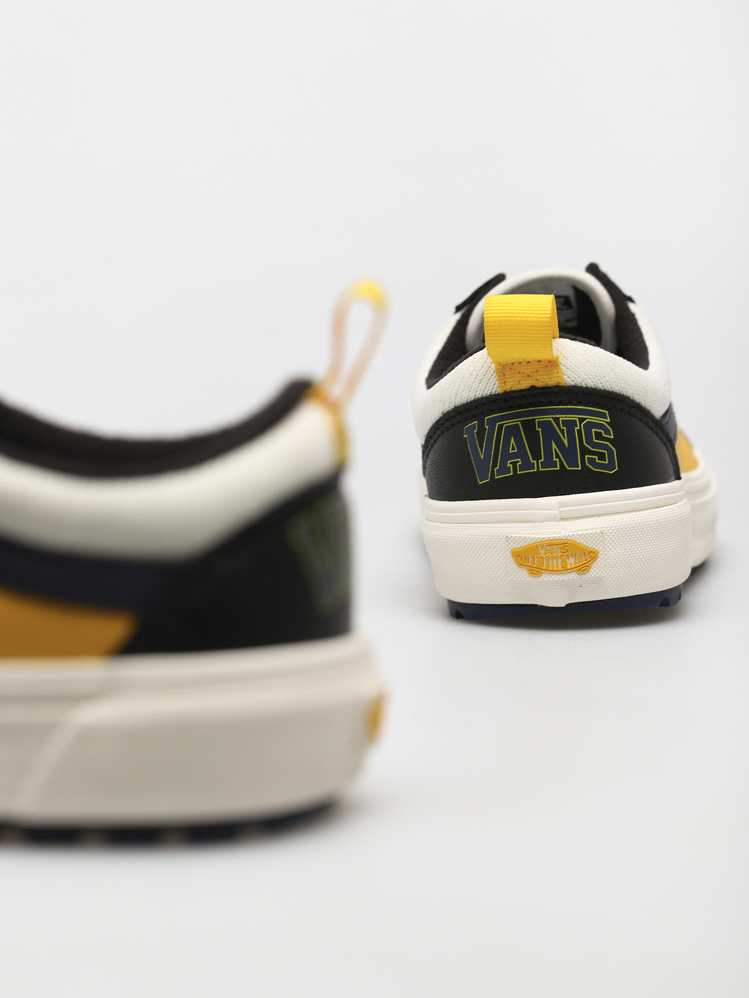 Vans Old Skool MTE 1 Shoes (varsity black/spectra yellow)