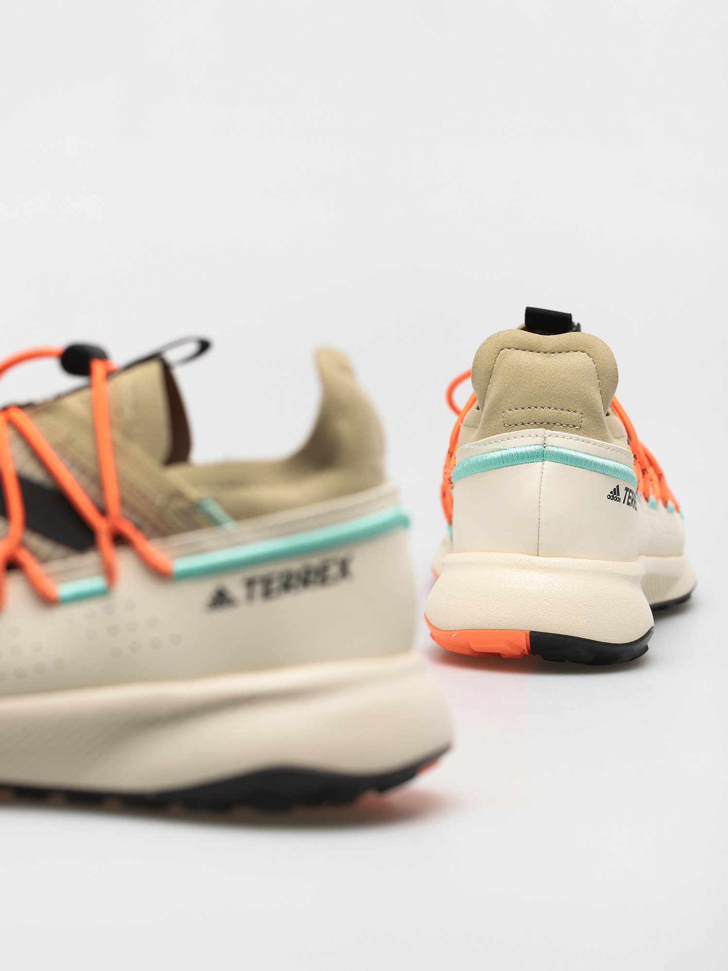adidas Originals Terrex Voyager 21 Shoes (savann/cblack/scrora)