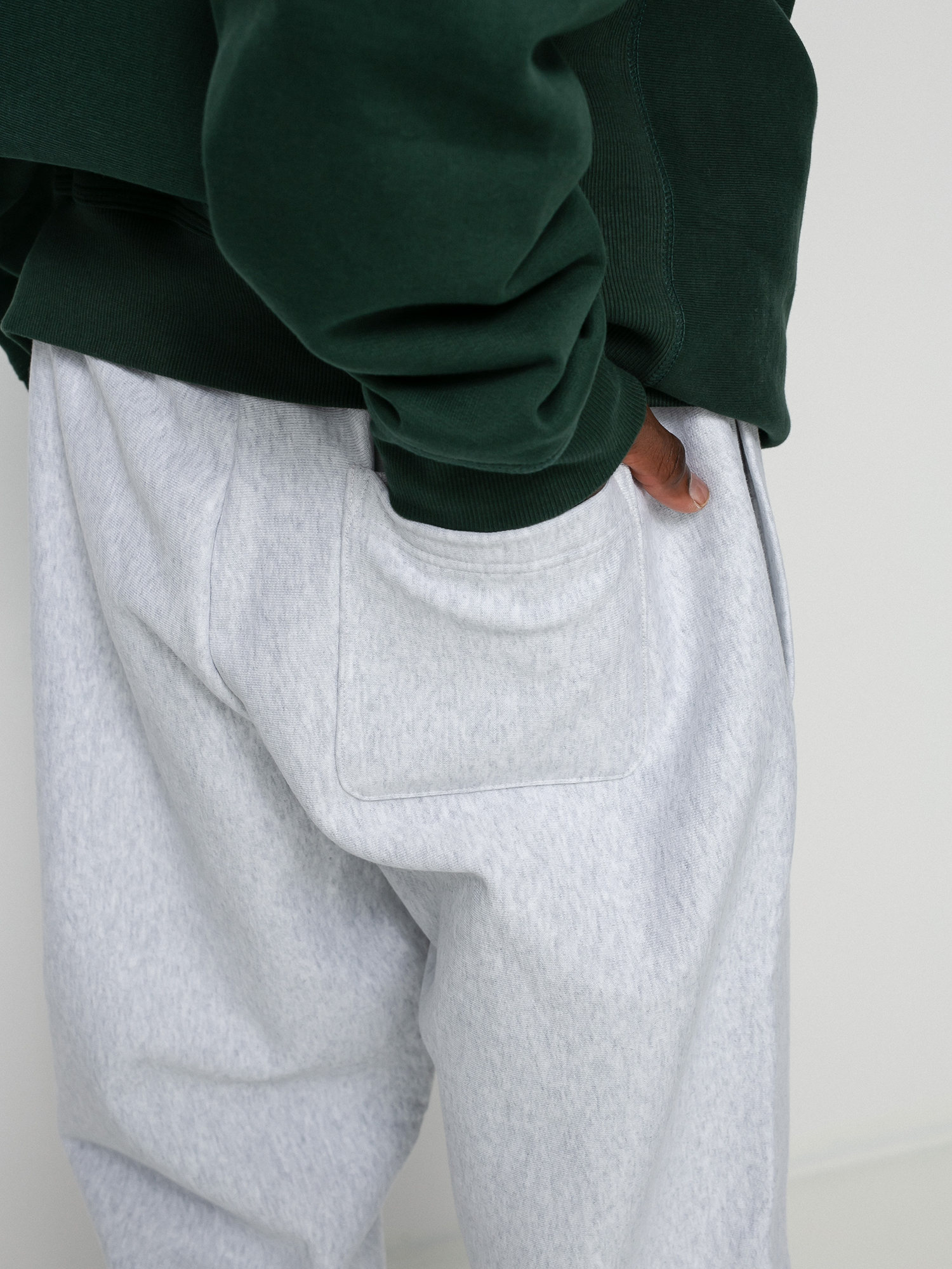 Carhartt WIP American Script Jogging Pants (ash heather)