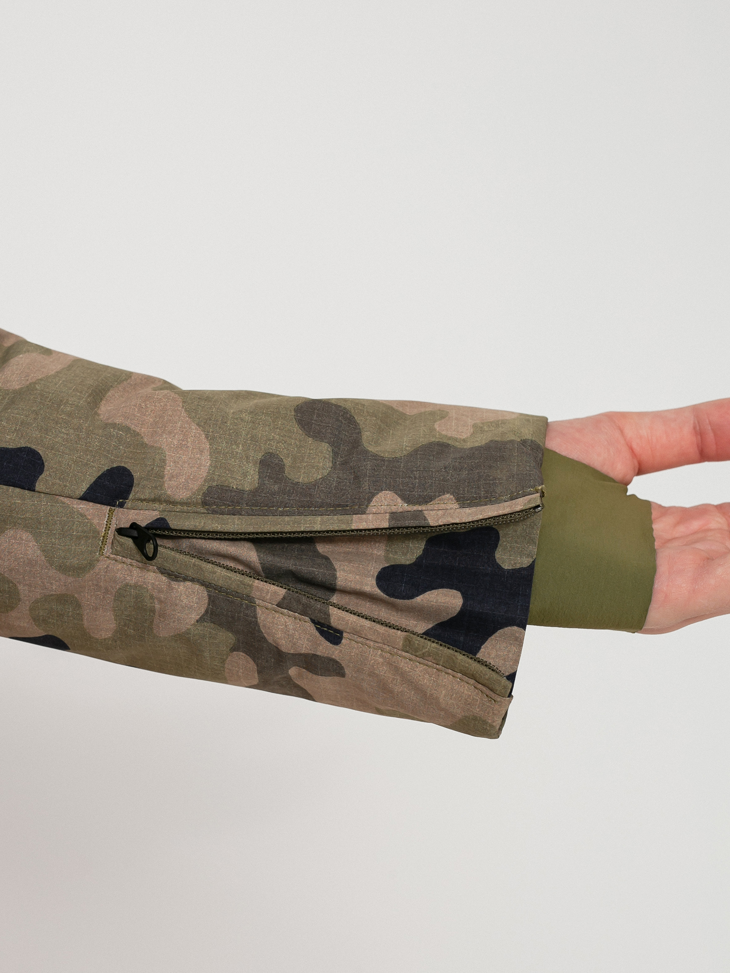 Damen Burton Keelan Snowboardjacke (creme brulee/martini olive terra camo)