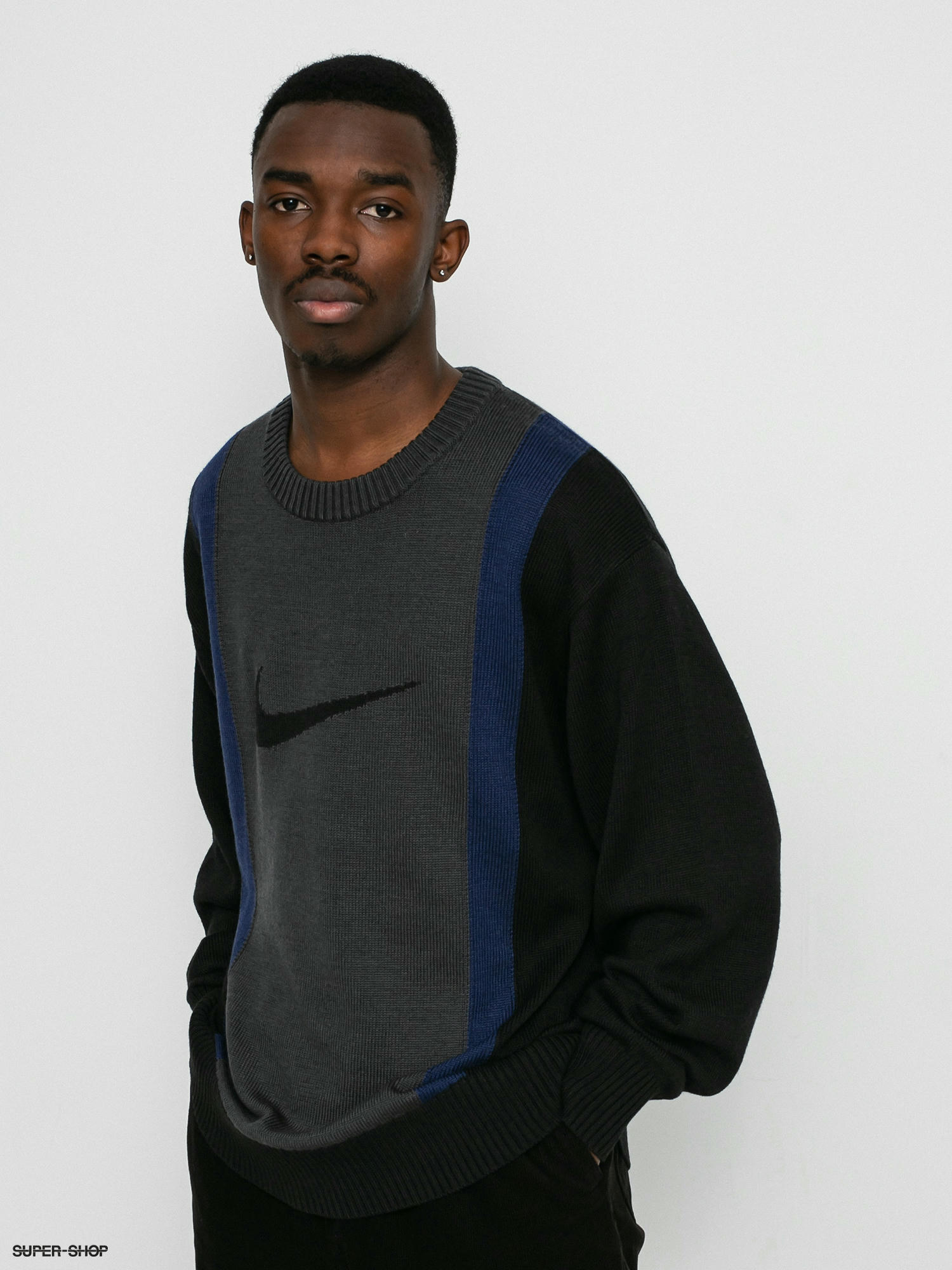 Black crew clearance neck sweater nike