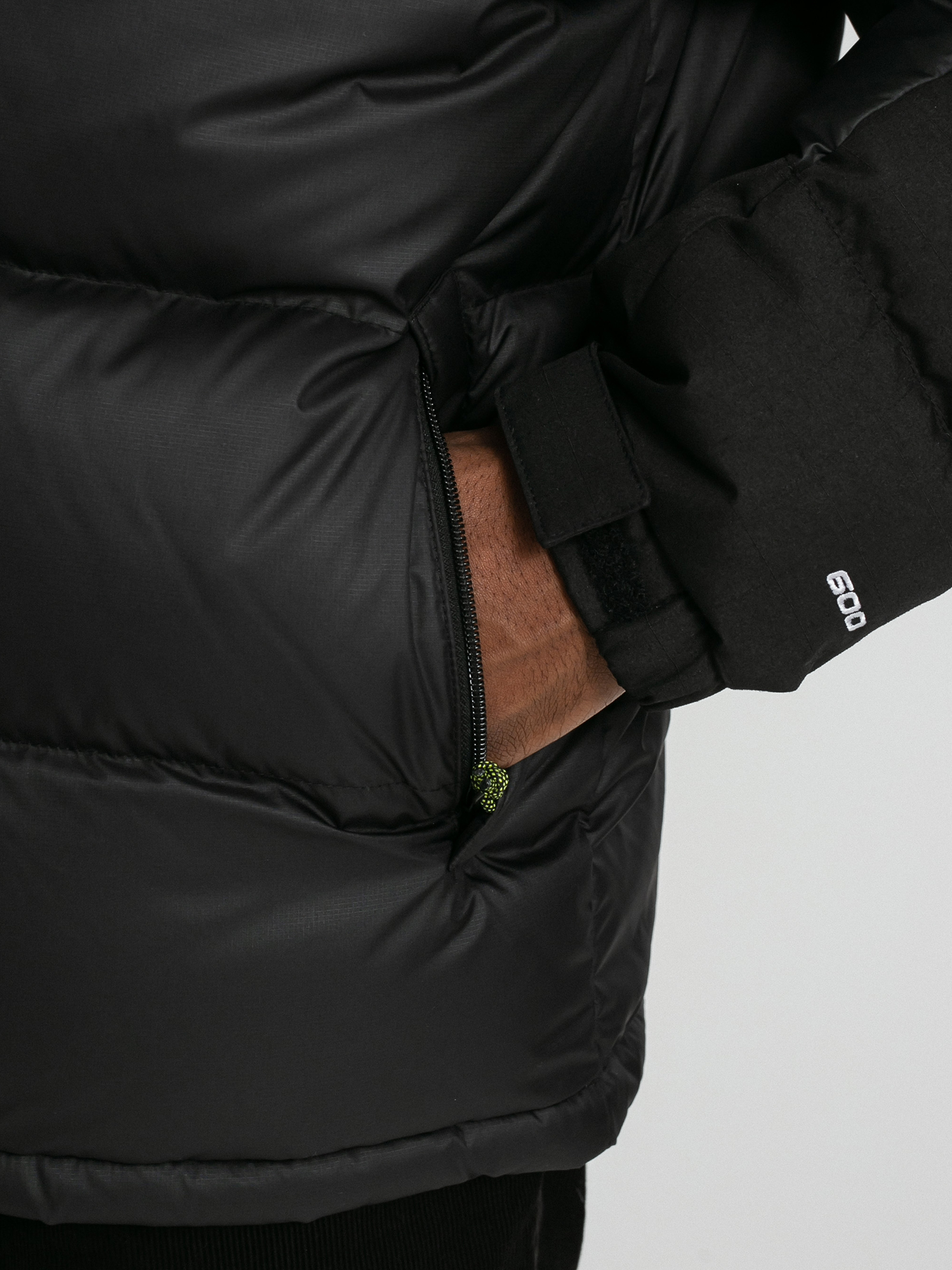 The North Face Black Box Hmlyn Parka Jacket (tnf black/tnf red)