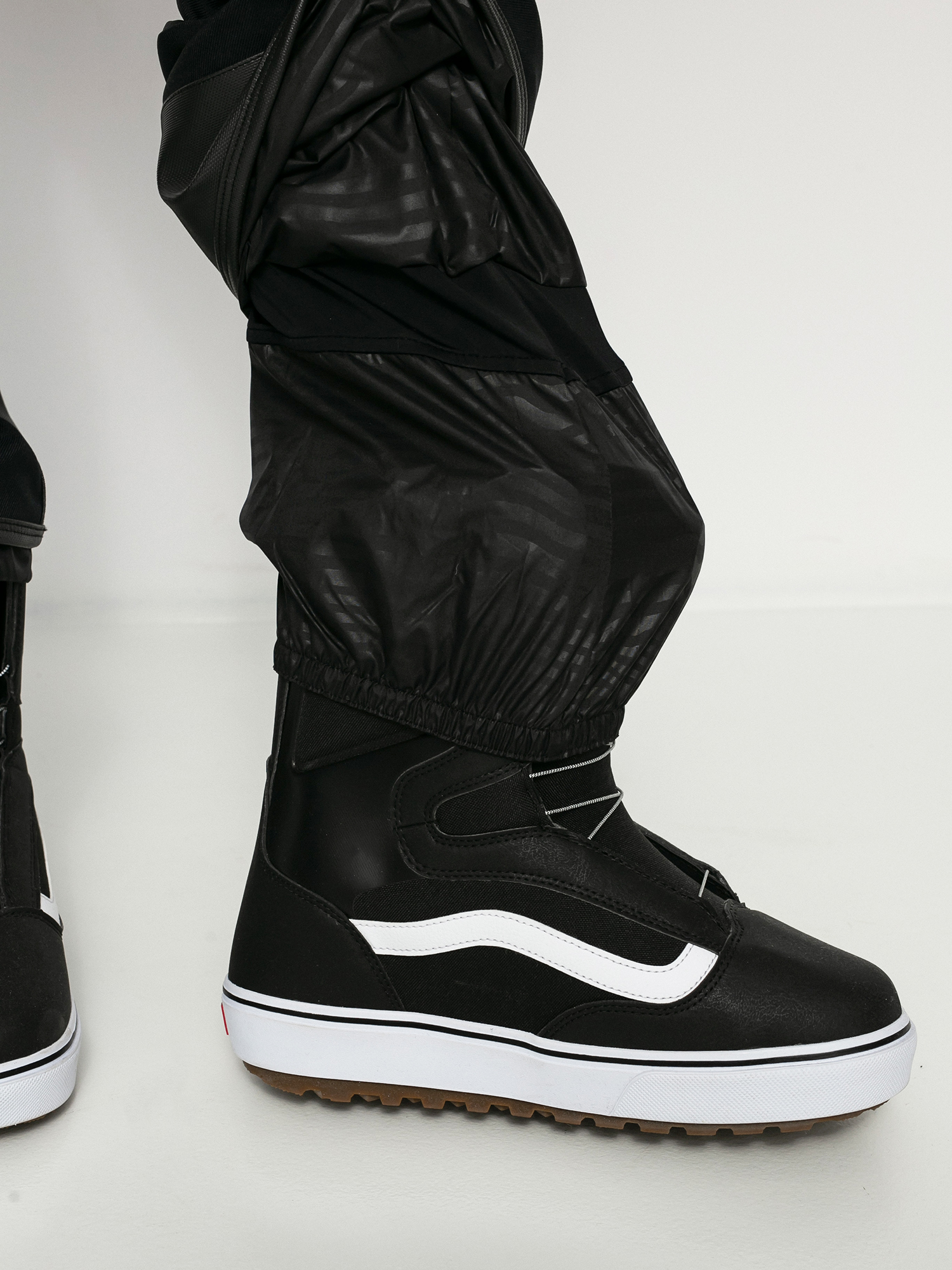 Mens Volcom New Articulated Snowboard pants (black)