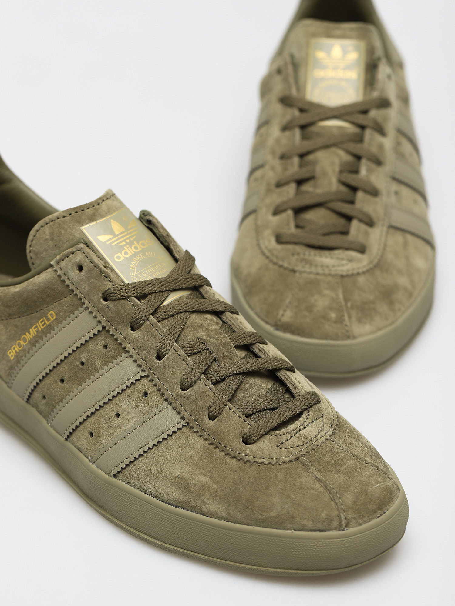 adidas Originals Broomfield Shoes (focoli/orbgrn/goldmt)