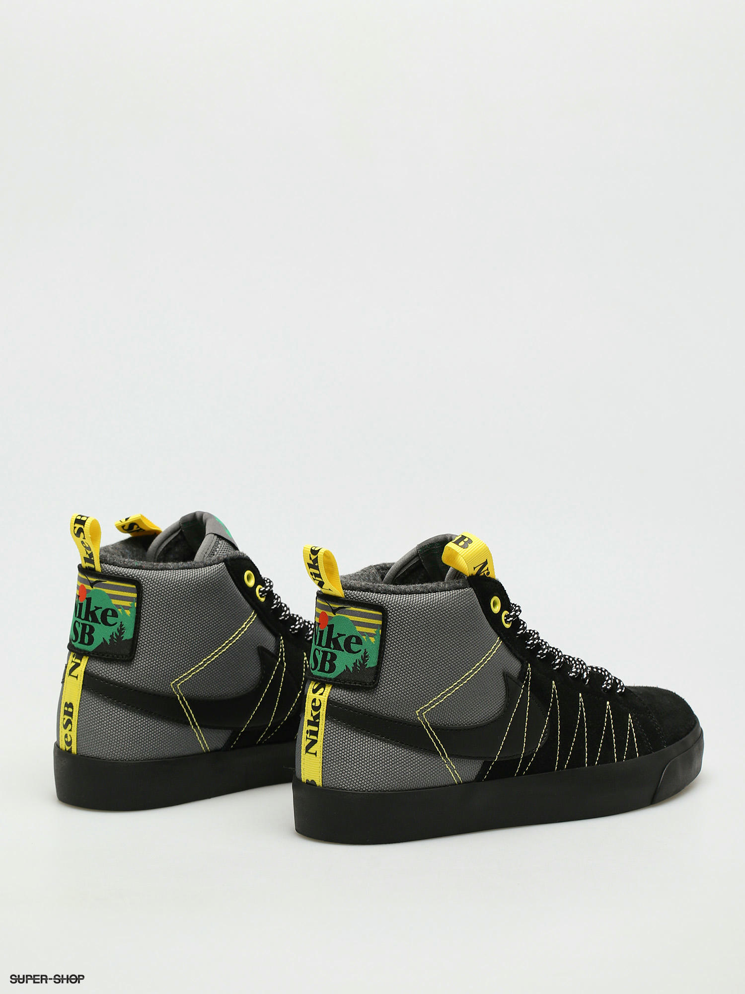 Nike SB Zoom Blazer Mid Premium Skate Shoes. Nike LU