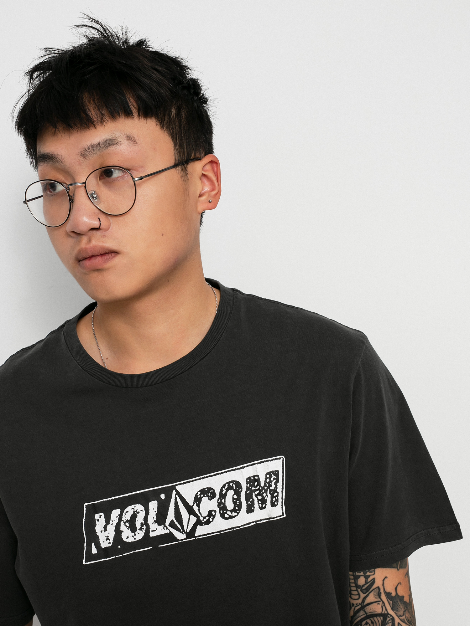 volcom black shirt