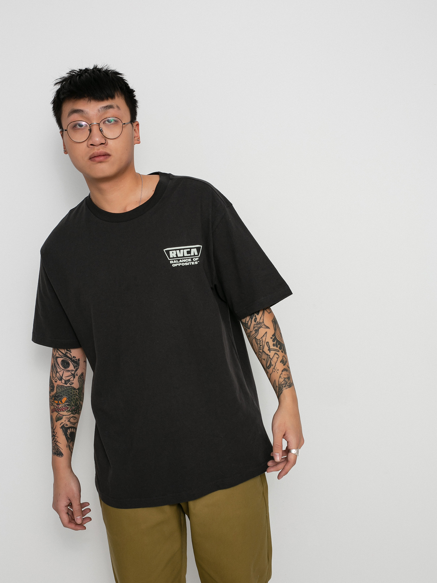 rvca black t shirt