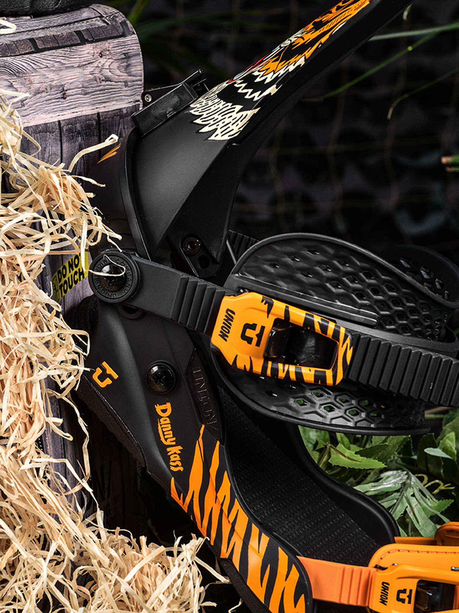 Mens Union Danny Kass 10 Year Snowboard bindings (tiger style)