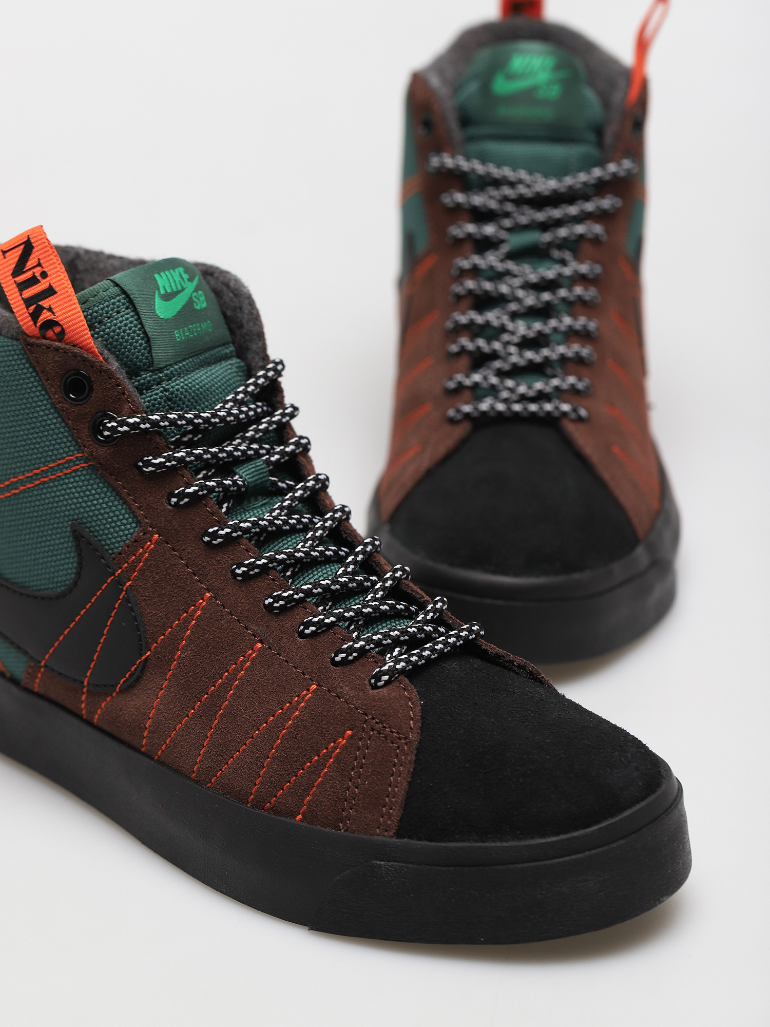 Nike SB Zoom Blazer Mid Premium Shoes (noble green/black white safety orange)