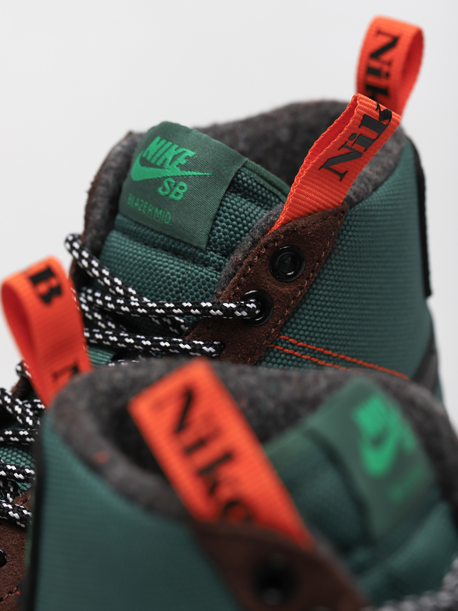 Nike SB Zoom Blazer Mid Premium Shoes (noble green/black white safety orange)