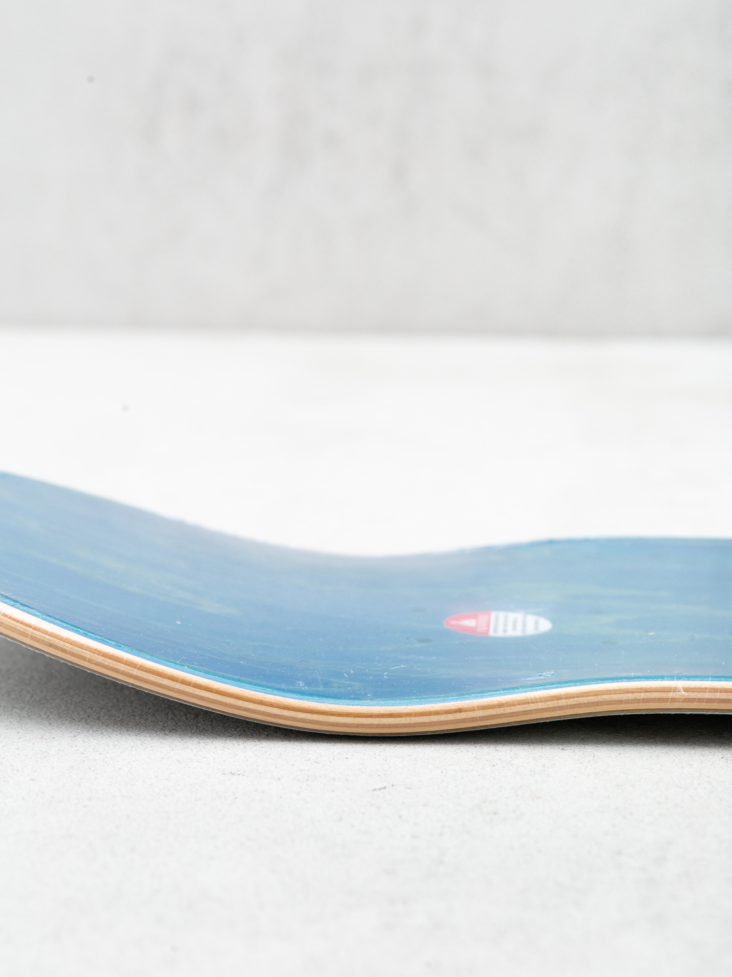 Magenta Jameel Douglas Guest Board Deck (white/brown)