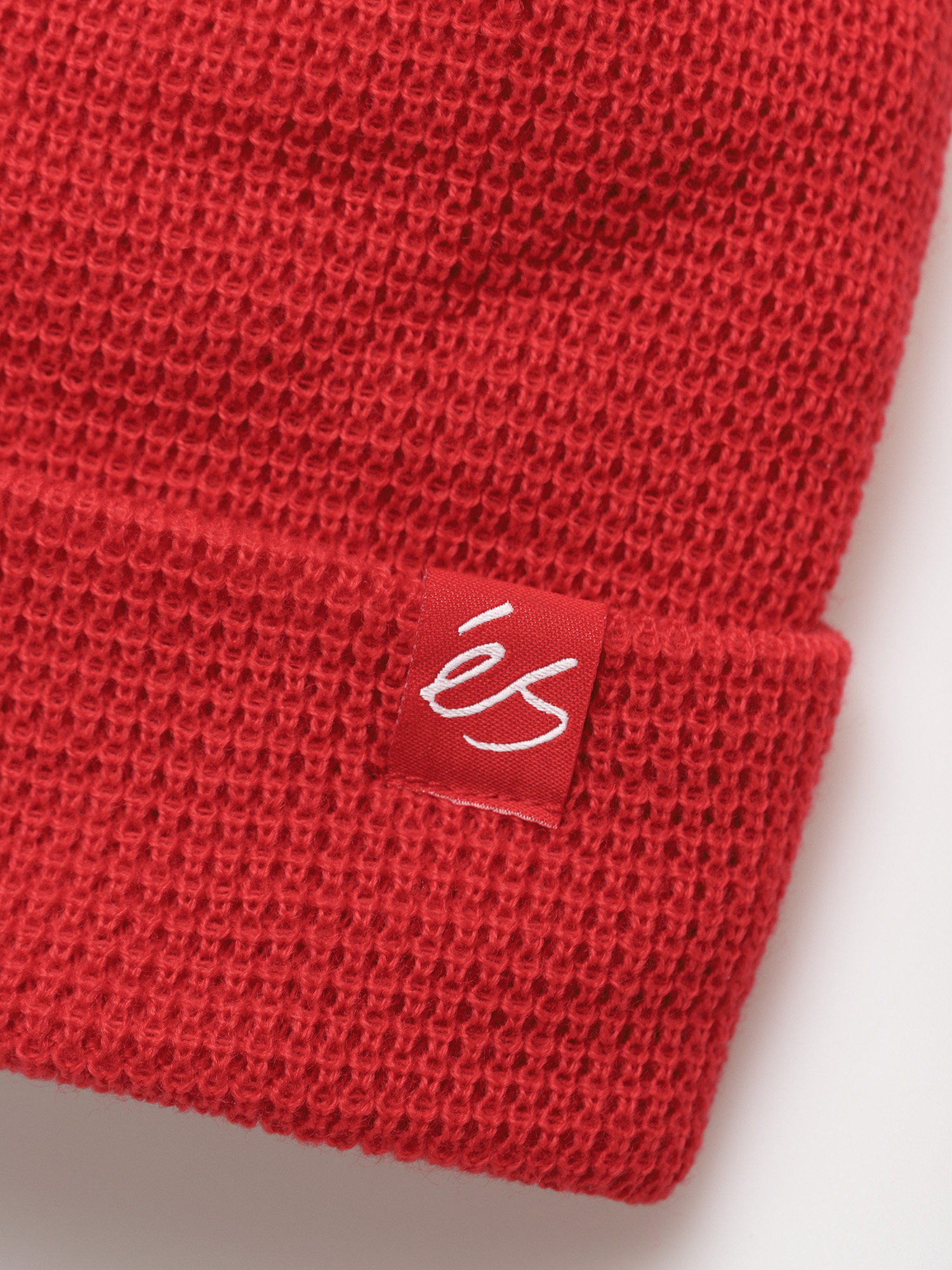 eS Es Script Waffle Knit Beanie (red)