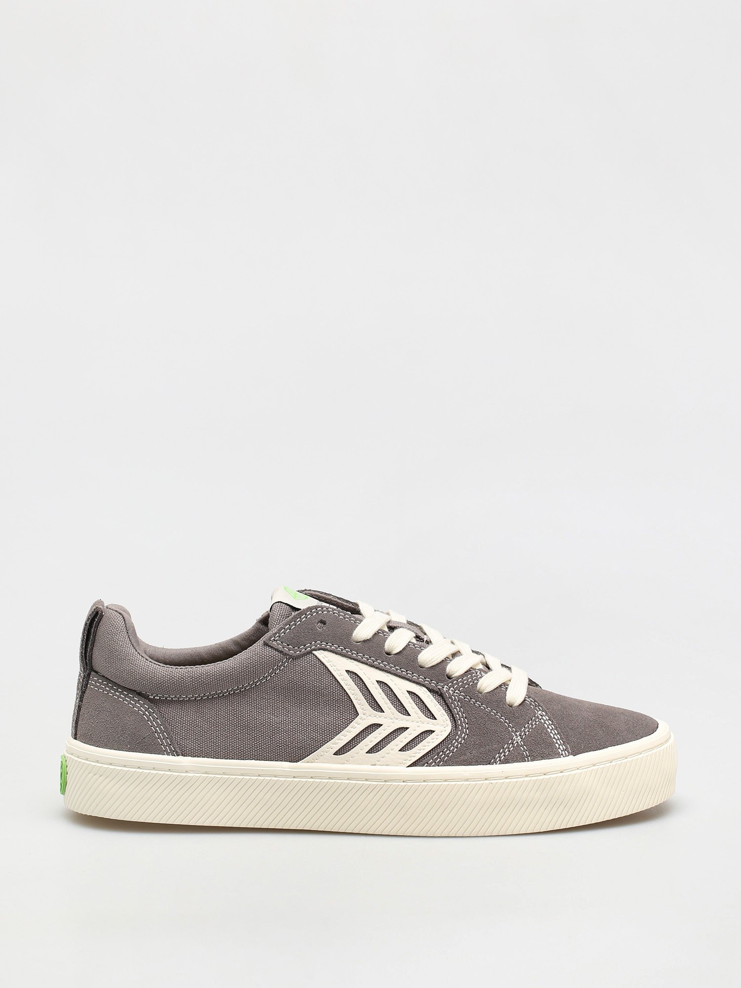 Cariuma Catiba Pro Shoes (charcoal grey/contrast thread ivory logo)